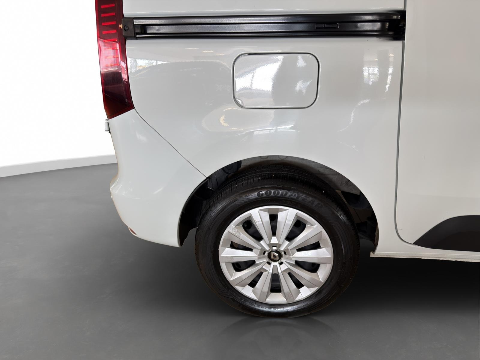 2024 Dizel Manuel Renault Express Combi Beyaz Ermat Motorlu Araçlar ve Tarım Ürünleri Sanayi Ticaret A.Ş.