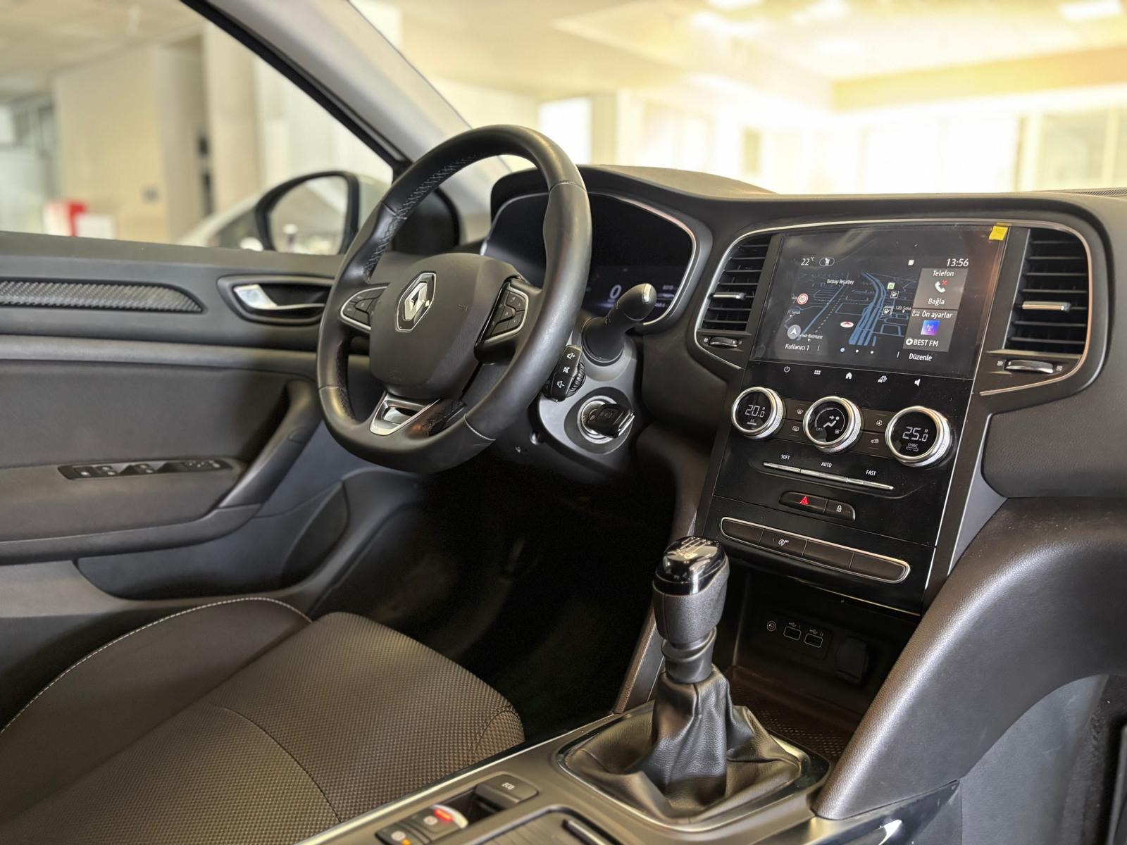2025 Benzin Manuel Renault Megane Beyaz Ermat Motorlu Araçlar ve Tarım Ürünleri Sanayi Ticaret A.Ş.