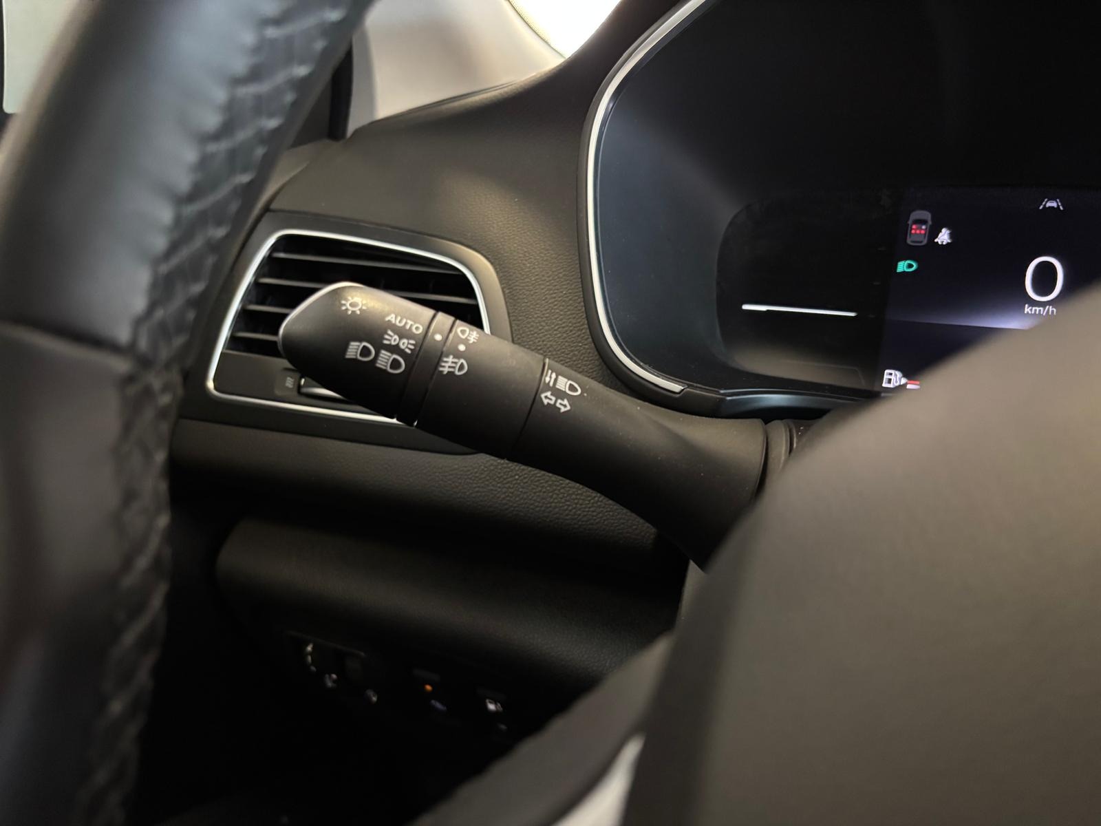 2025 Benzin Manuel Renault Megane Beyaz Ermat Motorlu Araçlar ve Tarım Ürünleri Sanayi Ticaret A.Ş.