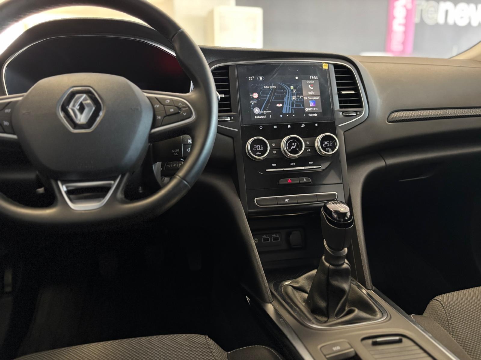 2025 Benzin Manuel Renault Megane Beyaz Ermat Motorlu Araçlar ve Tarım Ürünleri Sanayi Ticaret A.Ş.