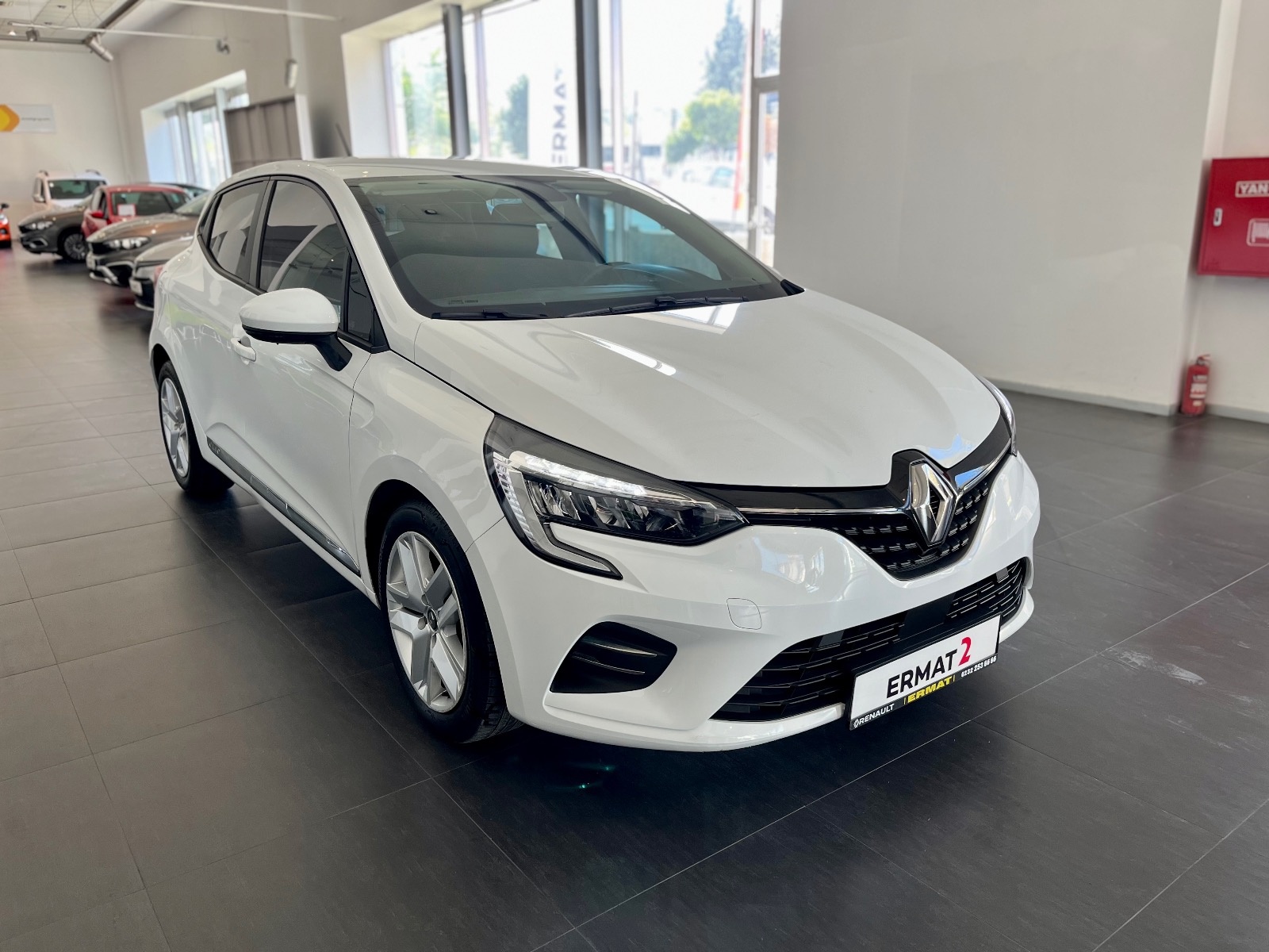 2021 Benzin Otomatik Renault Clio Beyaz Ermat Motorlu Araçlar ve Tarım Ürünleri Sanayi Ticaret A.Ş.