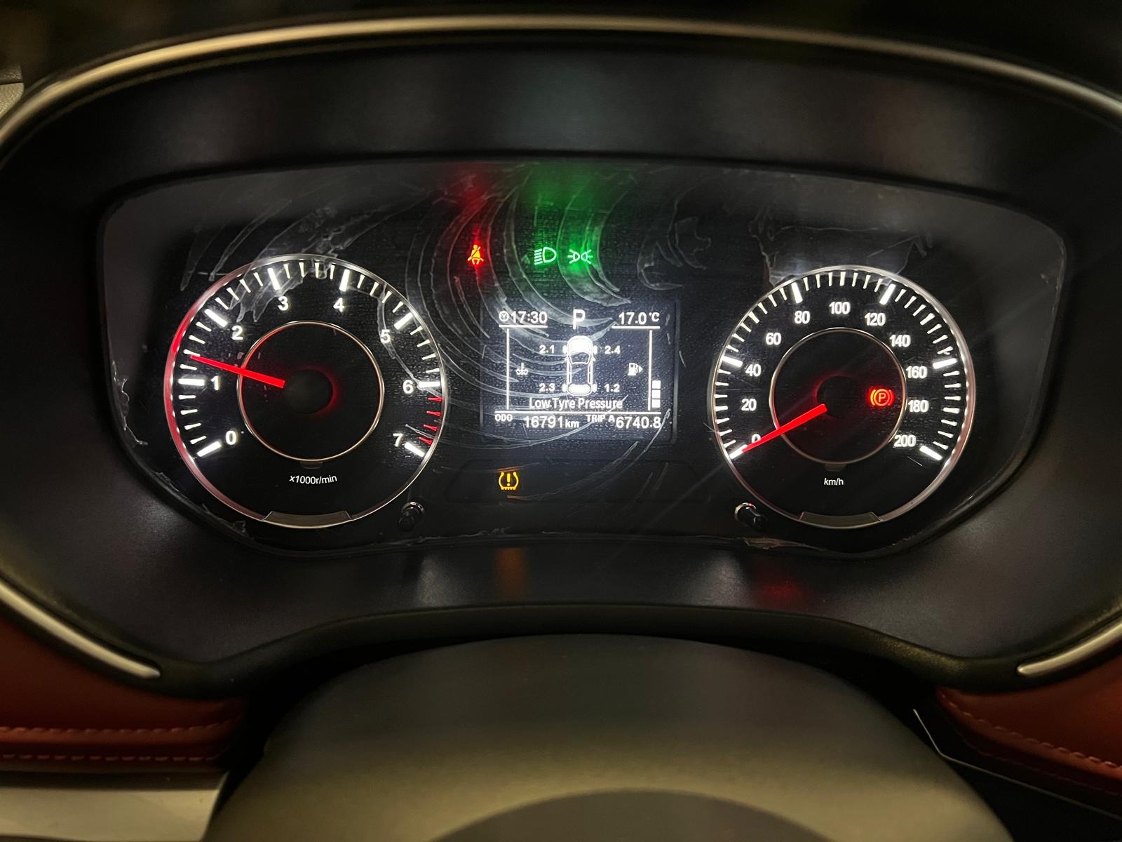 2024 Benzin Otomatik DFSK Fengon 500 Siyah Ermat Motorlu Araçlar ve Tarım Ürünleri Sanayi Ticaret A.Ş.