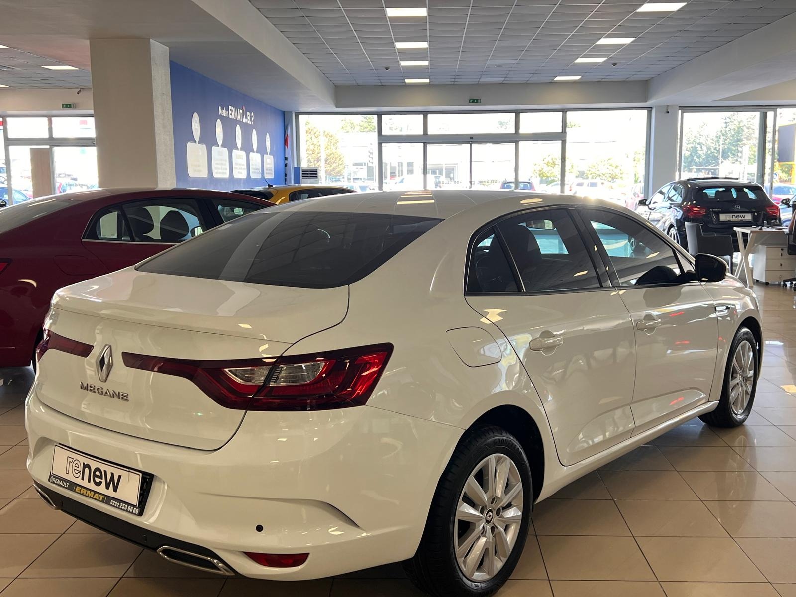 2022 Benzin Manuel Renault Megane Beyaz Ermat Motorlu Araçlar ve Tarım Ürünleri Sanayi Ticaret A.Ş.