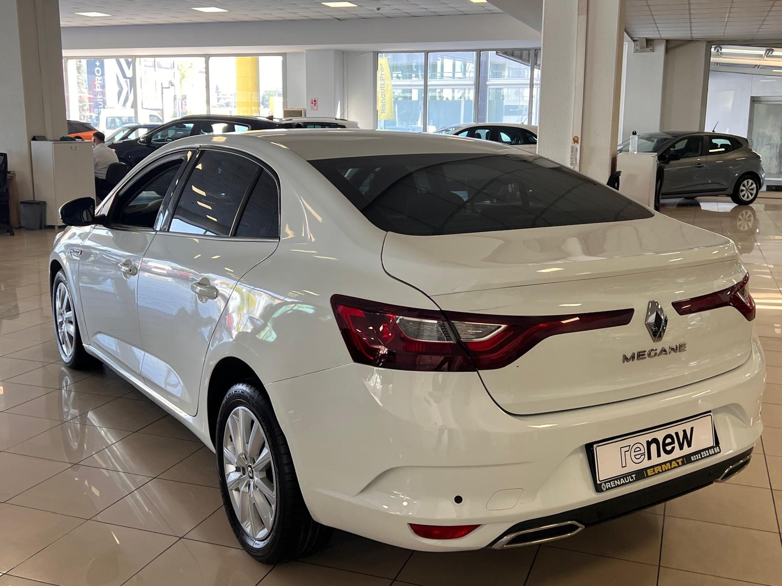 2022 Benzin Manuel Renault Megane Beyaz Ermat Motorlu Araçlar ve Tarım Ürünleri Sanayi Ticaret A.Ş.