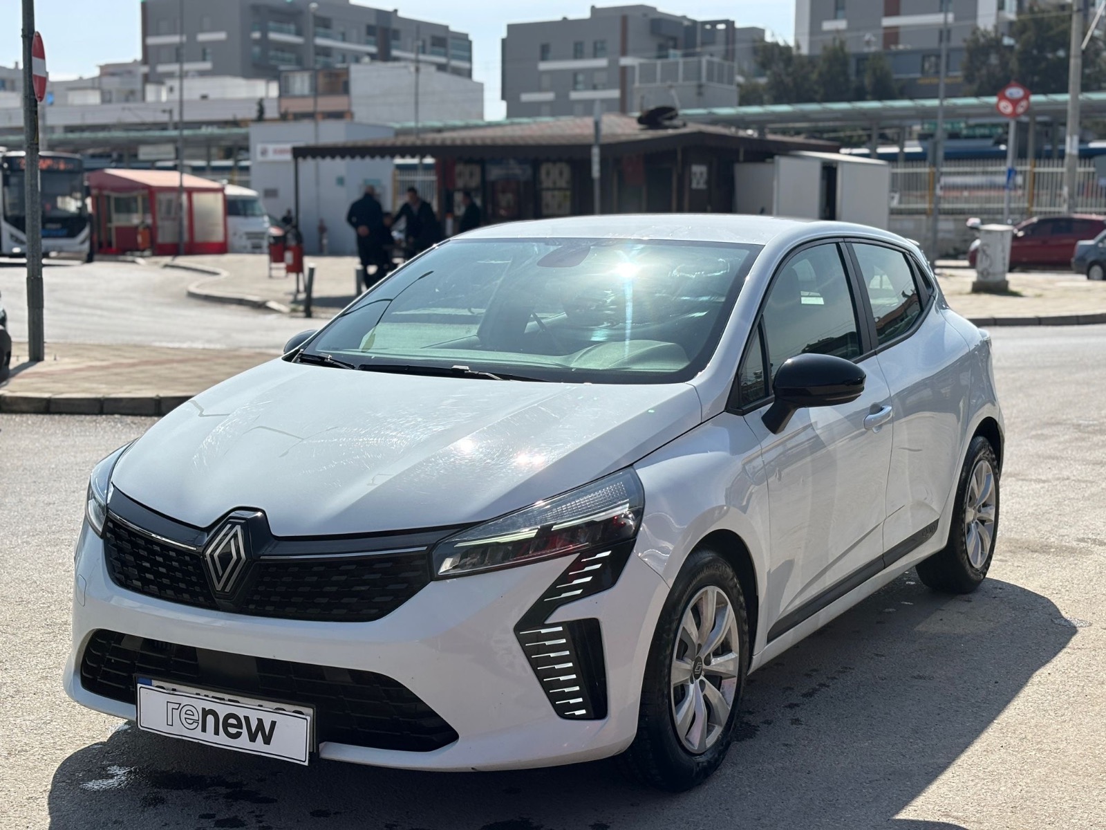 2023 Benzin Otomatik Renault Clio Beyaz Ermat Motorlu Araçlar ve Tarım Ürünleri Sanayi Ticaret A.Ş.