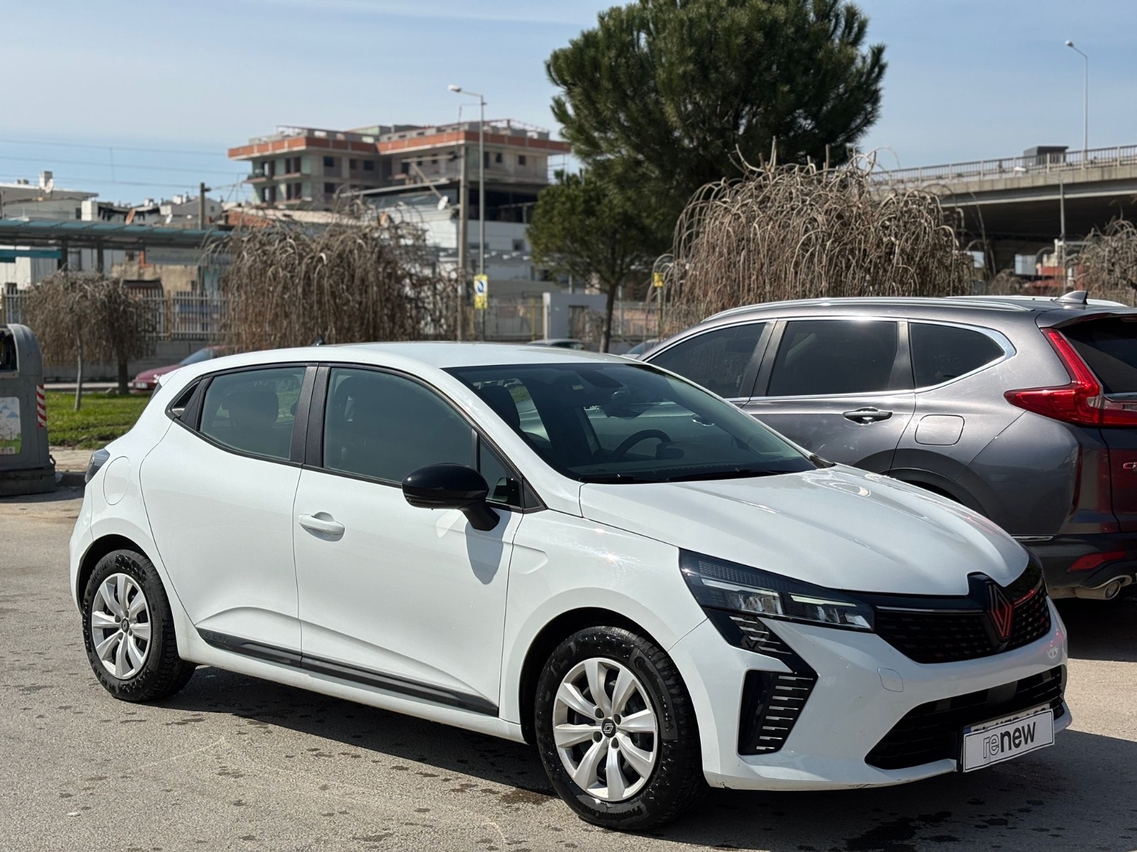 2023 Benzin Otomatik Renault Clio Beyaz Ermat Motorlu Araçlar ve Tarım Ürünleri Sanayi Ticaret A.Ş.
