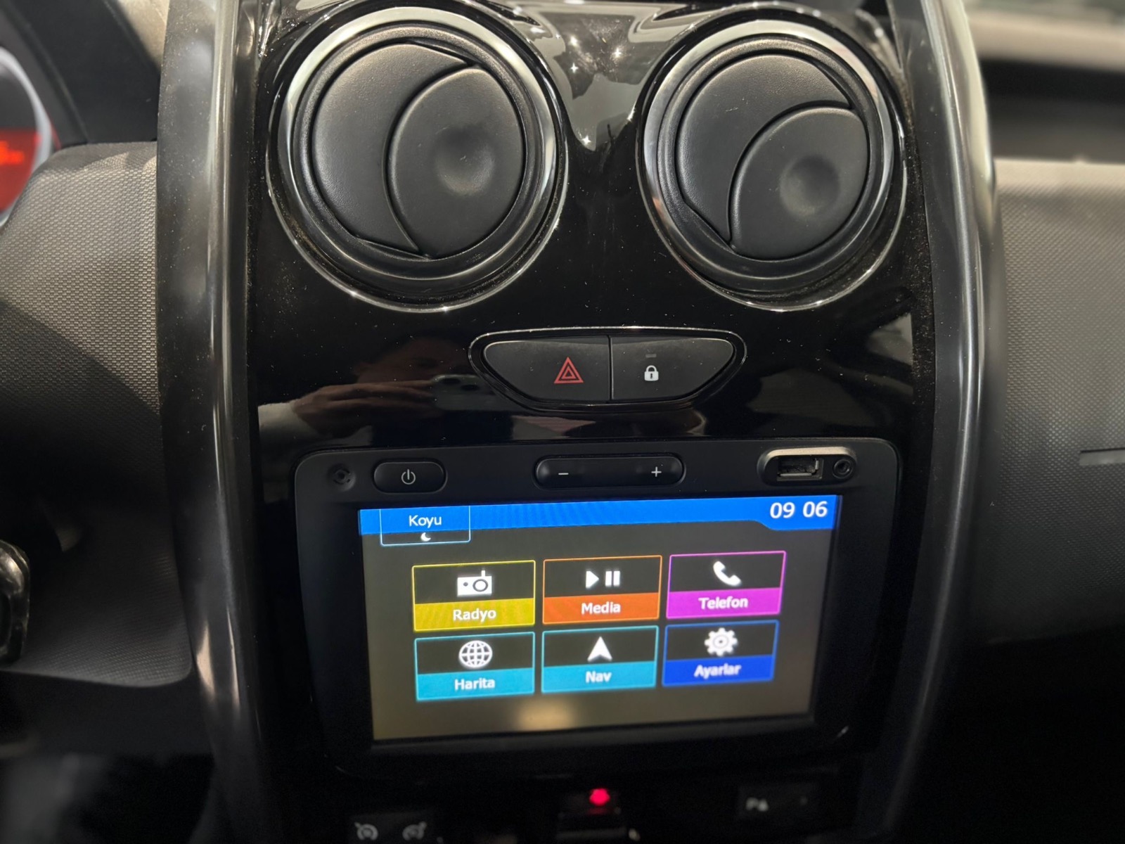 2017 Dizel Otomatik Dacia Duster Lacivert Ermat Motorlu Araçlar ve Tarım Ürünleri Sanayi Ticaret A.Ş.