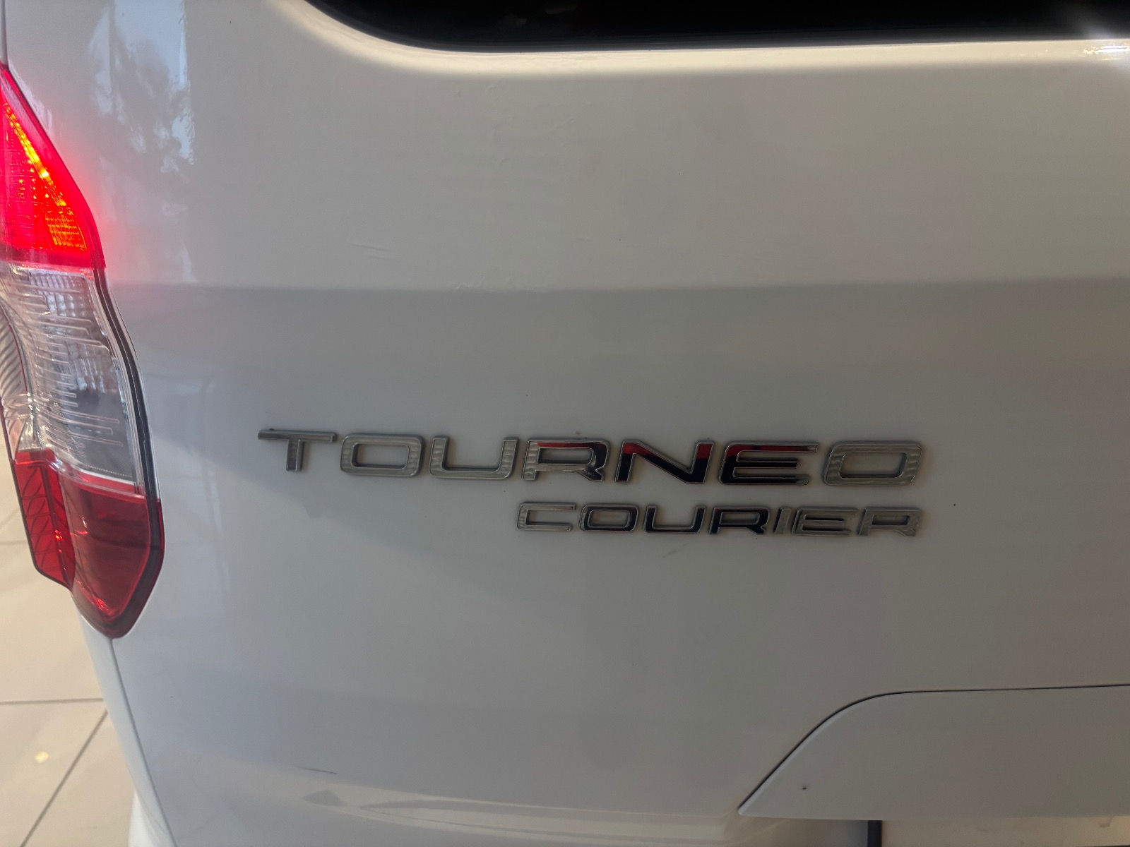 2021 Dizel Manuel Ford Tourneo Courier Beyaz Ermat Motorlu Araçlar ve Tarım Ürünleri Sanayi Ticaret A.Ş.