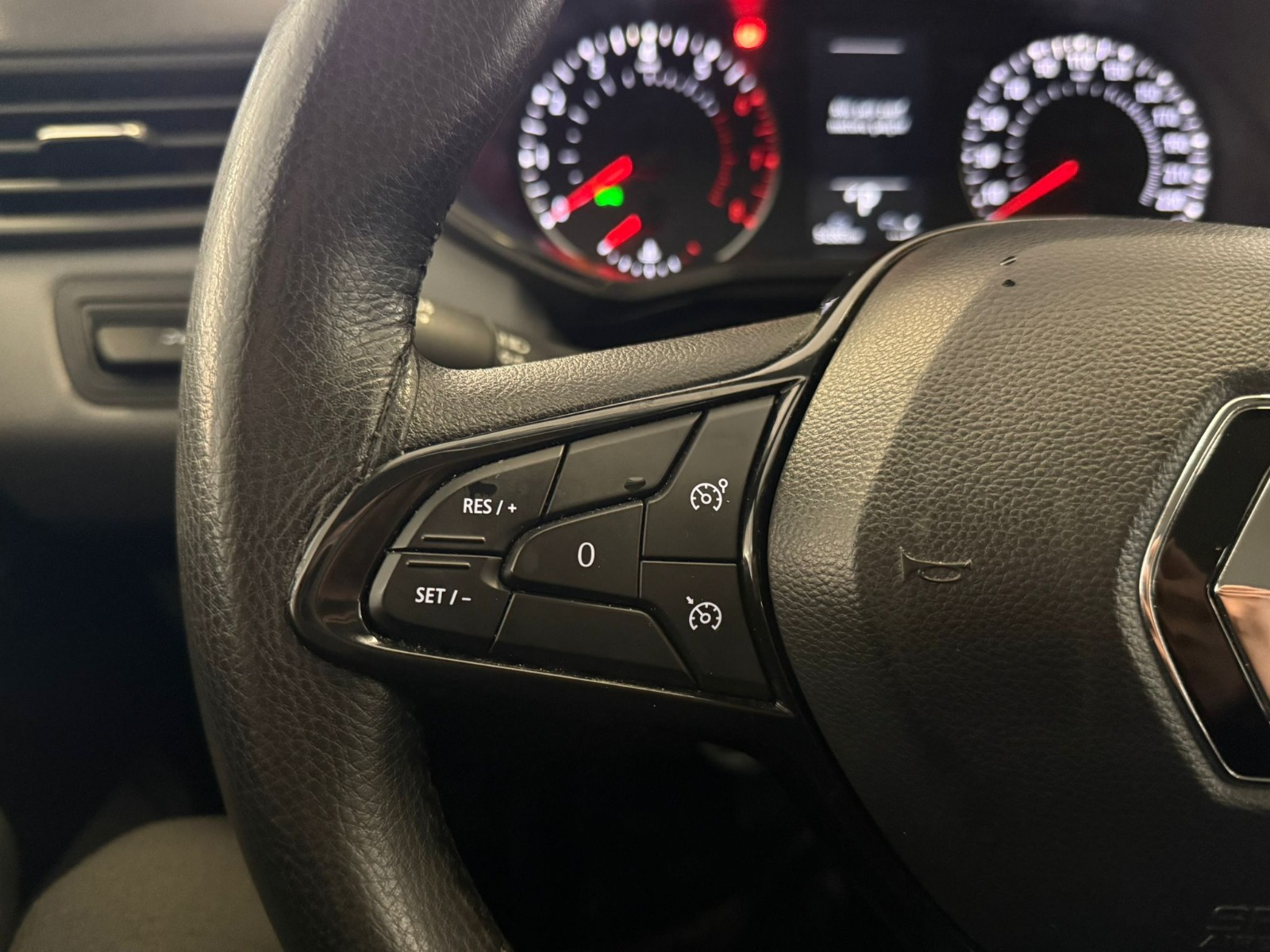 2023 Benzin Otomatik Renault Clio Beyaz Ermat Motorlu Araçlar ve Tarım Ürünleri Sanayi Ticaret A.Ş.