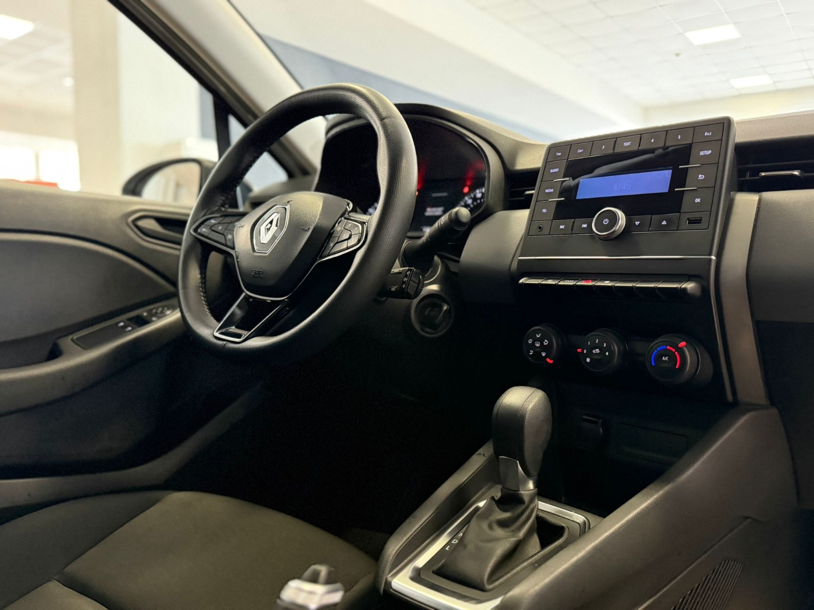 2023 Benzin Otomatik Renault Clio Beyaz Ermat Motorlu Araçlar ve Tarım Ürünleri Sanayi Ticaret A.Ş.