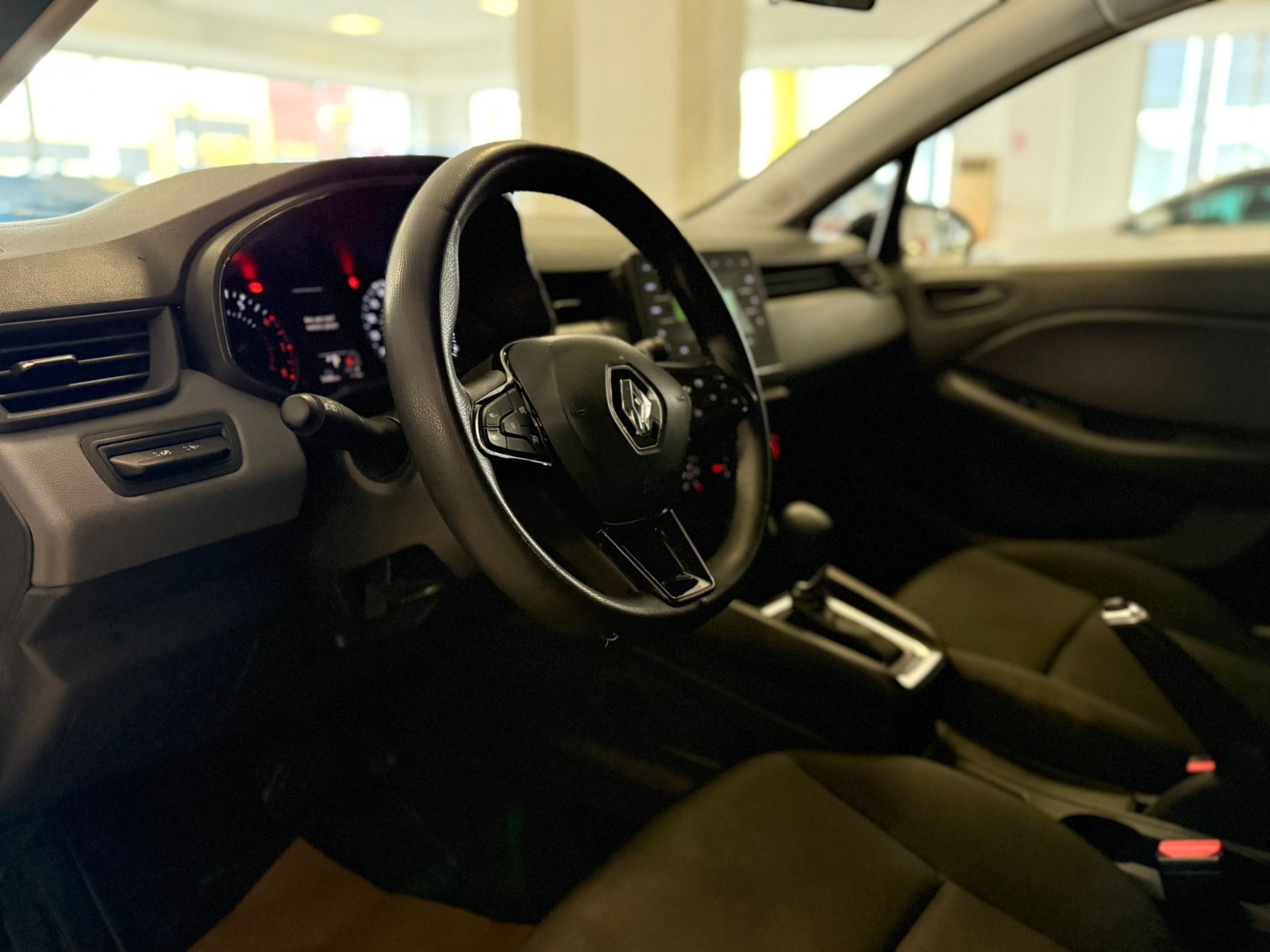 2023 Benzin Otomatik Renault Clio Beyaz Ermat Motorlu Araçlar ve Tarım Ürünleri Sanayi Ticaret A.Ş.