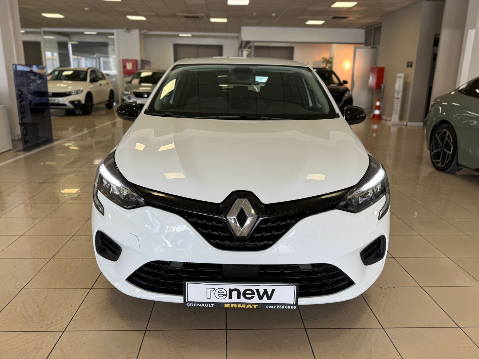 2023 Benzin Otomatik Renault Clio Beyaz Ermat Motorlu Araçlar ve Tarım Ürünleri Sanayi Ticaret A.Ş.