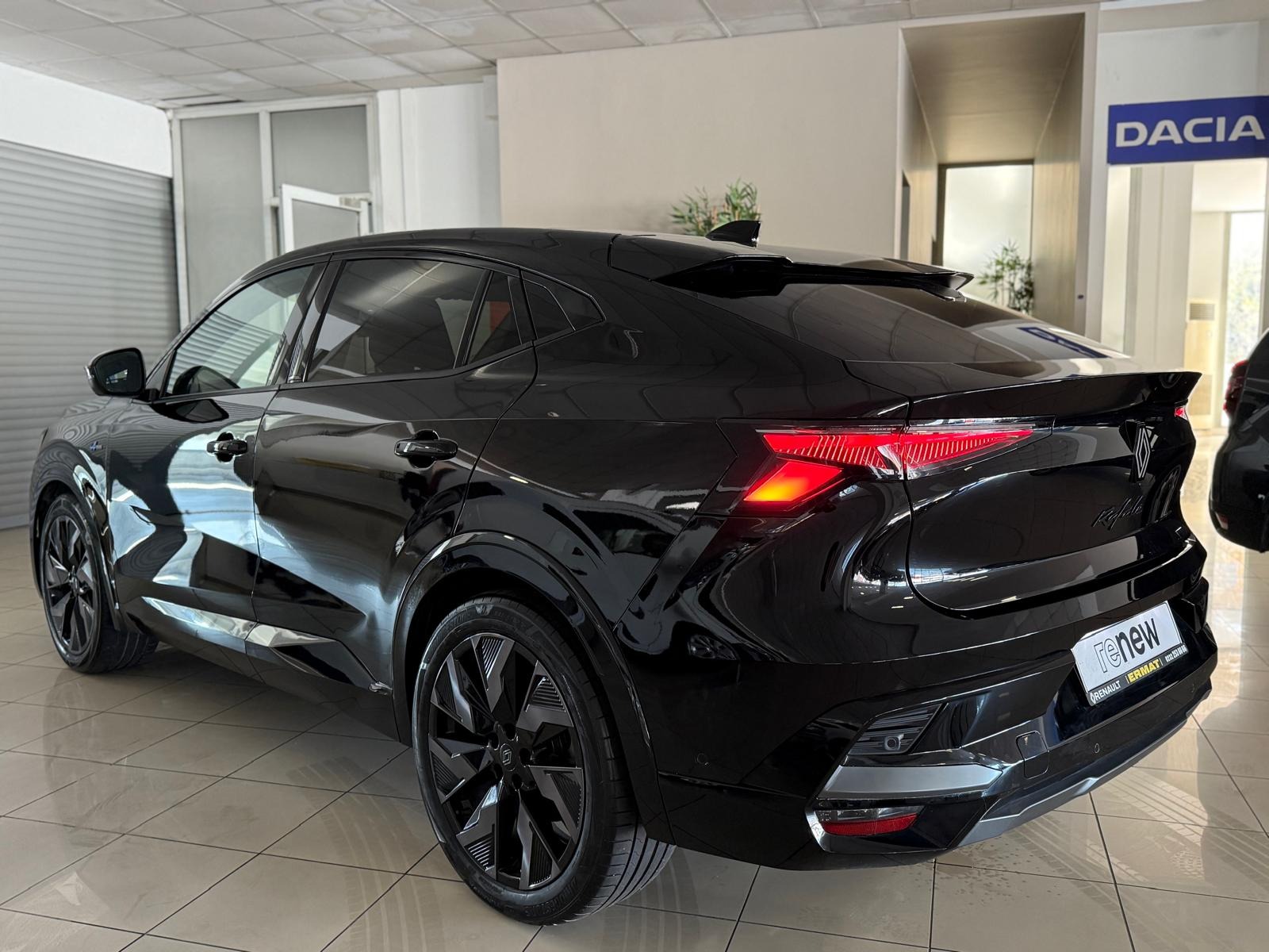 2024 Hybrid Otomatik Renault Rafale Siyah Ermat Motorlu Araçlar ve Tarım Ürünleri Sanayi Ticaret A.Ş.