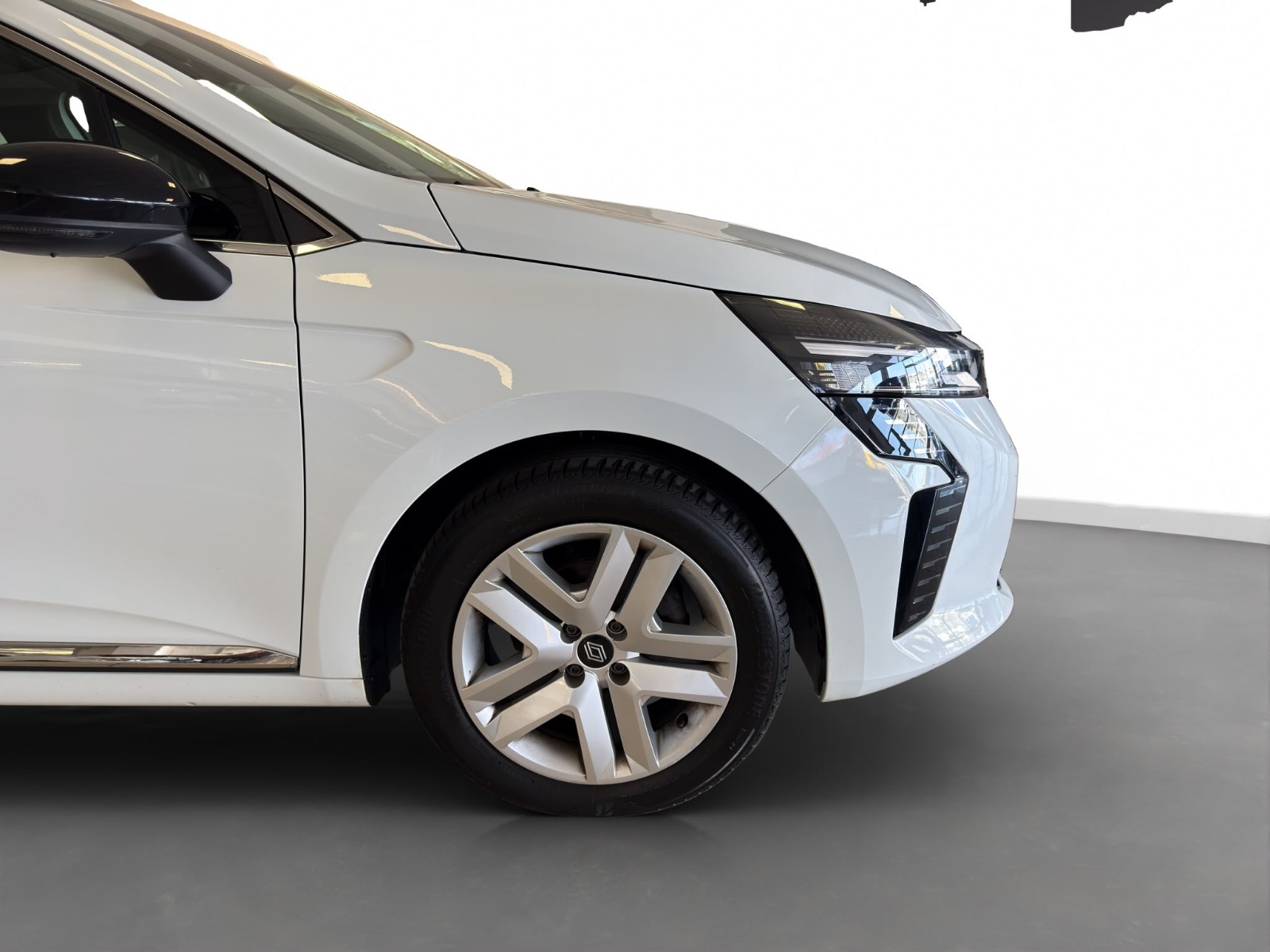 2025 Benzin Otomatik Renault Clio Beyaz Ermat Motorlu Araçlar ve Tarım Ürünleri Sanayi Ticaret A.Ş.
