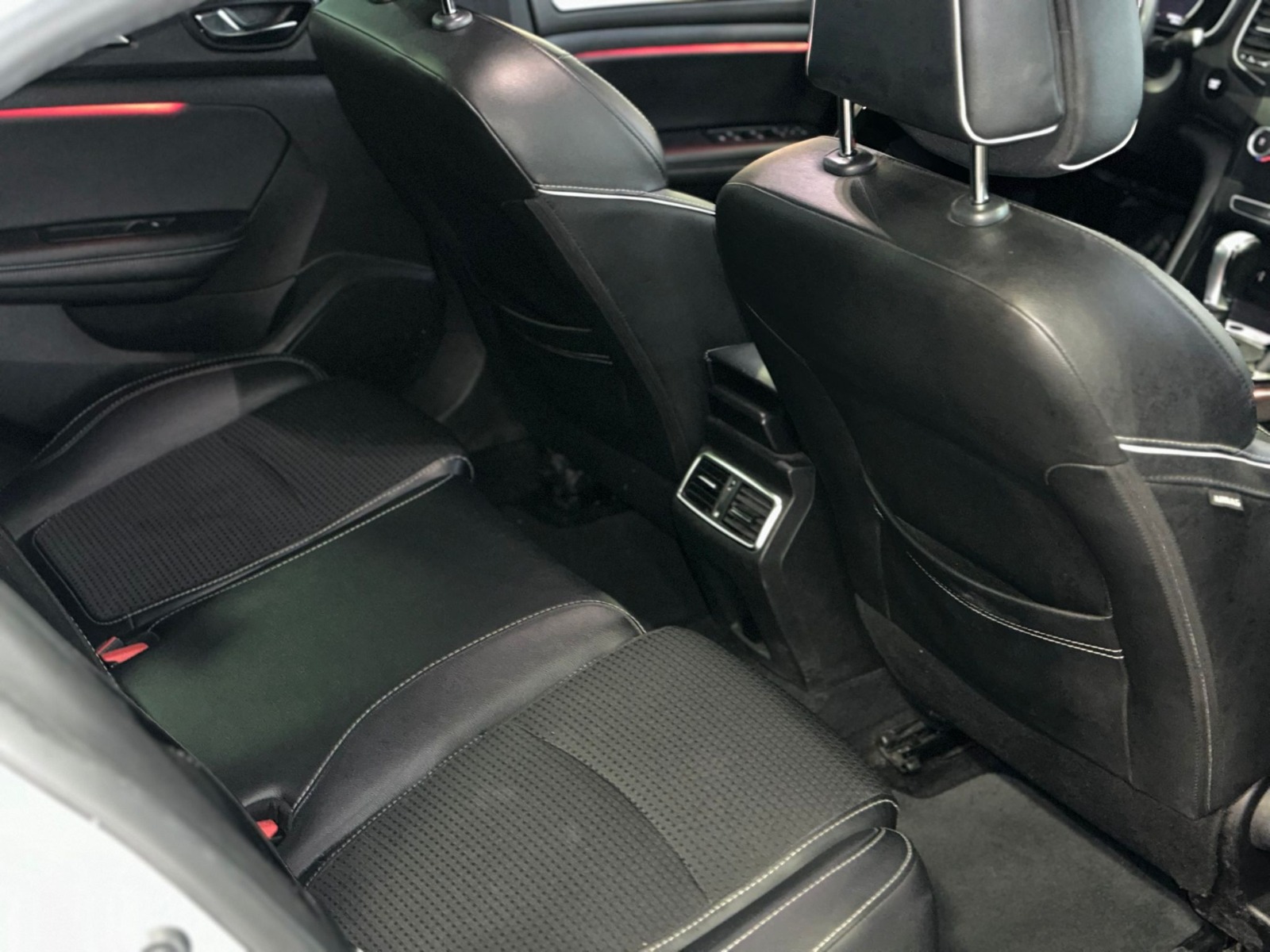 2017 Dizel Otomatik Renault Megane Beyaz Ermat Motorlu Araçlar ve Tarım Ürünleri Sanayi Ticaret A.Ş.