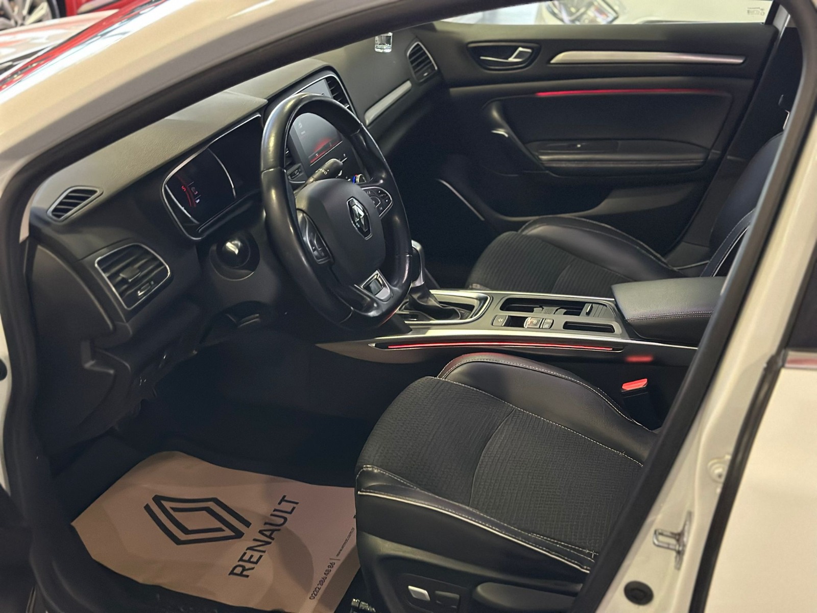 2017 Dizel Otomatik Renault Megane Beyaz Ermat Motorlu Araçlar ve Tarım Ürünleri Sanayi Ticaret A.Ş.