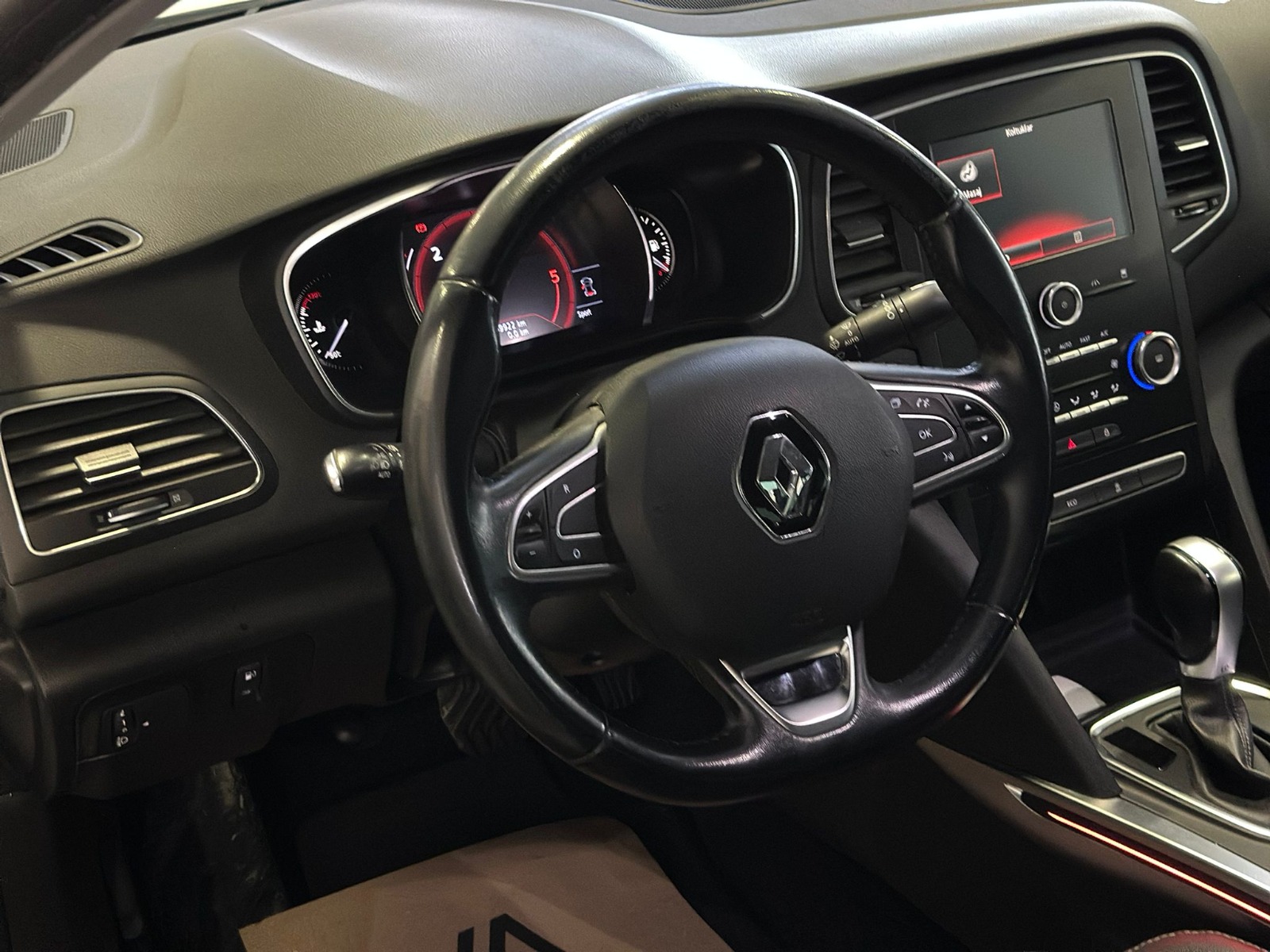 2017 Dizel Otomatik Renault Megane Beyaz Ermat Motorlu Araçlar ve Tarım Ürünleri Sanayi Ticaret A.Ş.