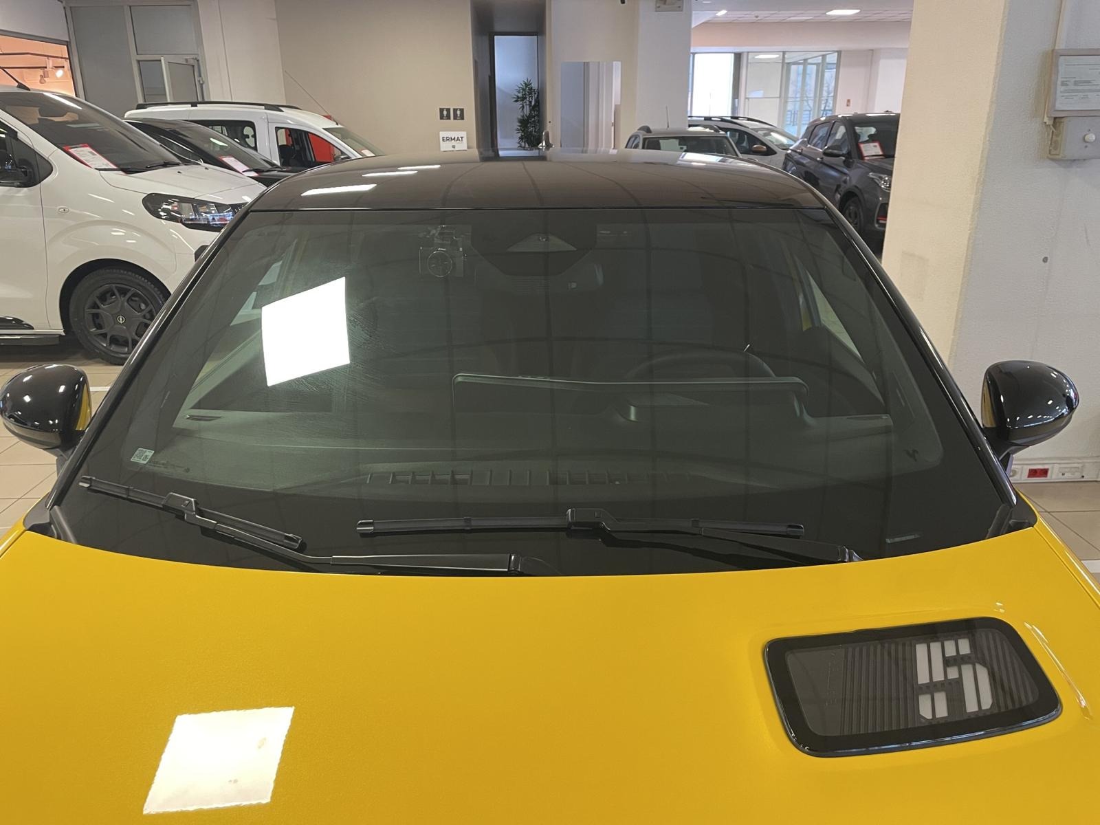 2025 Elektrik Otomatik Renault R5 E-Tech Sarı Ermat Motorlu Araçlar ve Tarım Ürünleri Sanayi Ticaret A.Ş.