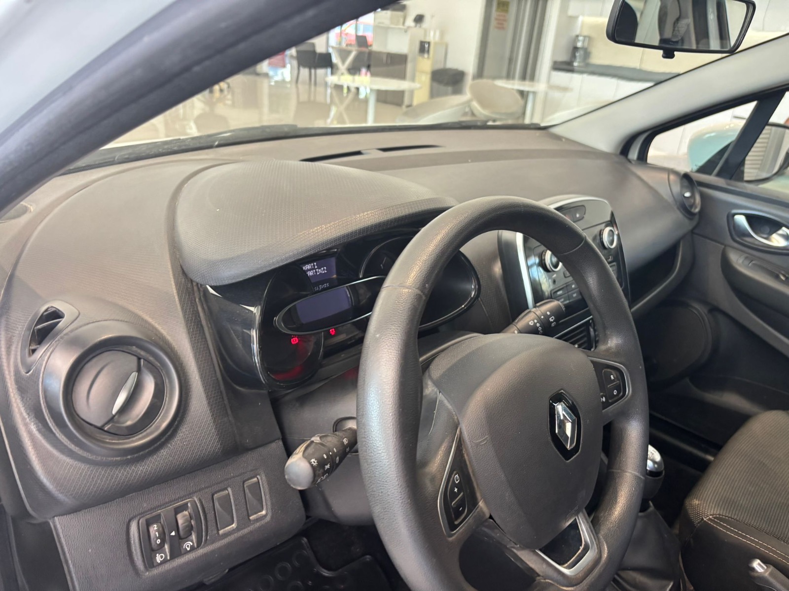 2019 Benzin Manuel Renault Clio Beyaz Ermat Motorlu Araçlar ve Tarım Ürünleri Sanayi Ticaret A.Ş.