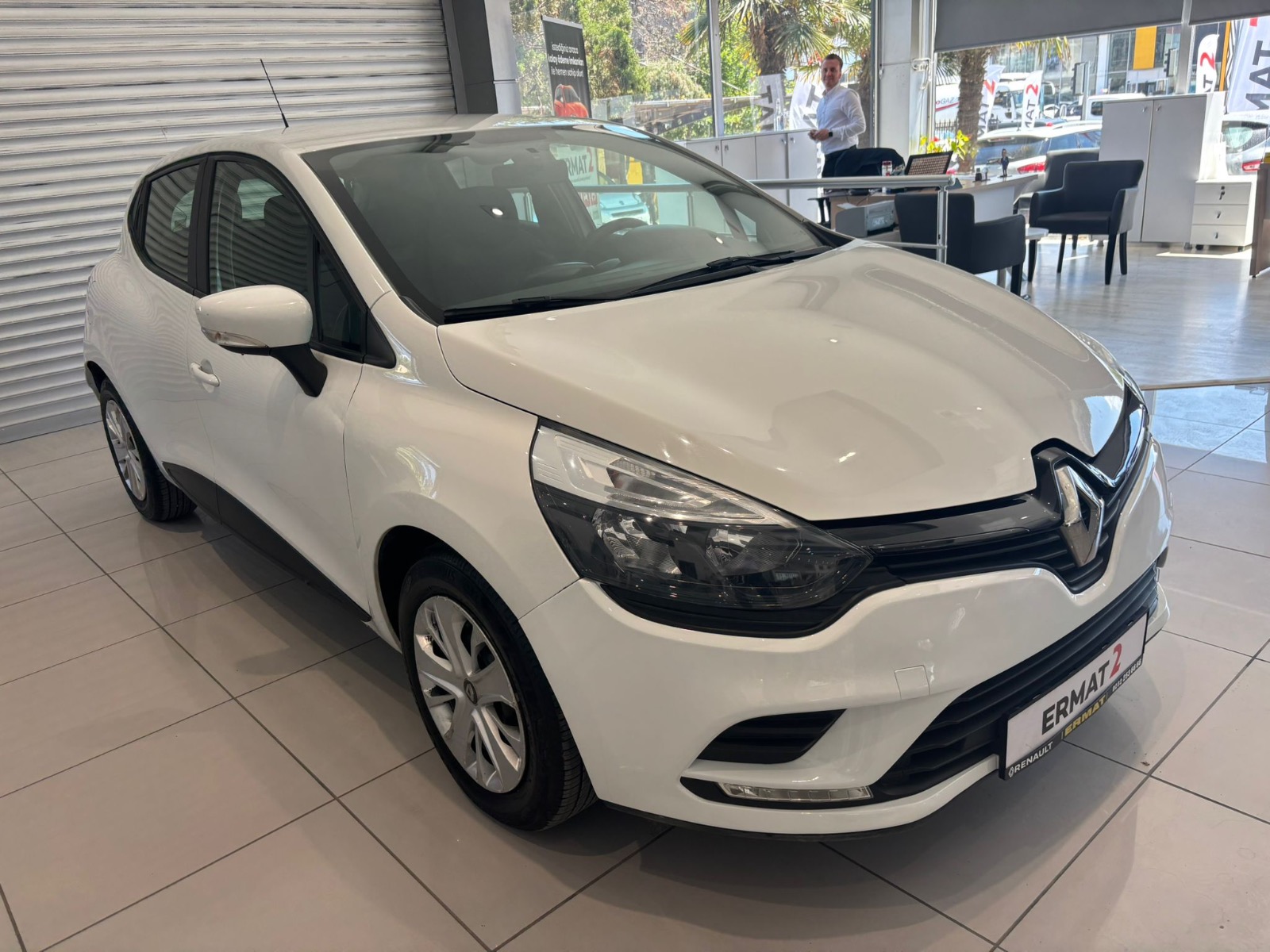 2019 Benzin Manuel Renault Clio Beyaz Ermat Motorlu Araçlar ve Tarım Ürünleri Sanayi Ticaret A.Ş.