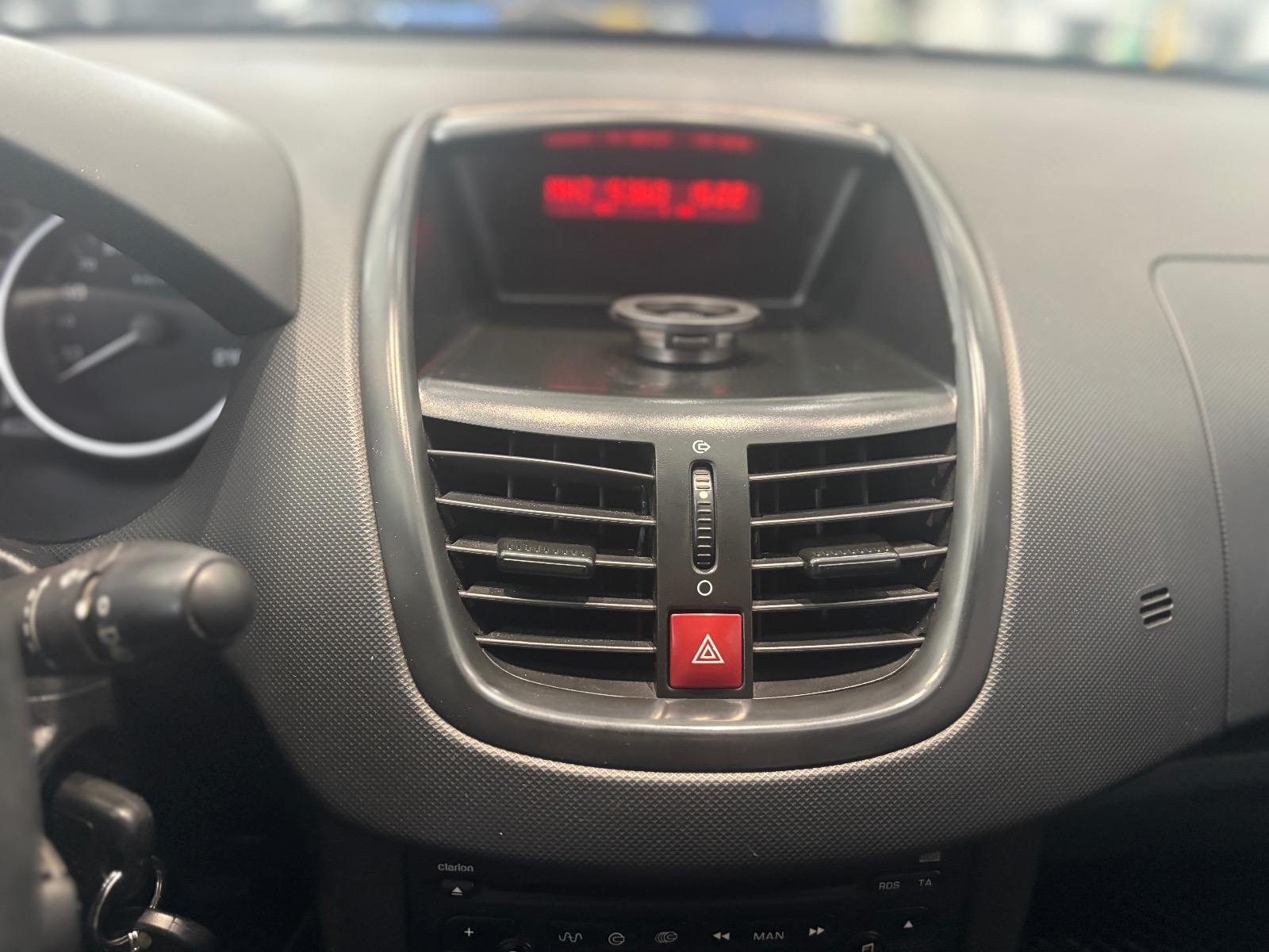 2011 Benzin Manuel Peugeot 206 + Beyaz Ermat Motorlu Araçlar ve Tarım Ürünleri Sanayi Ticaret A.Ş.