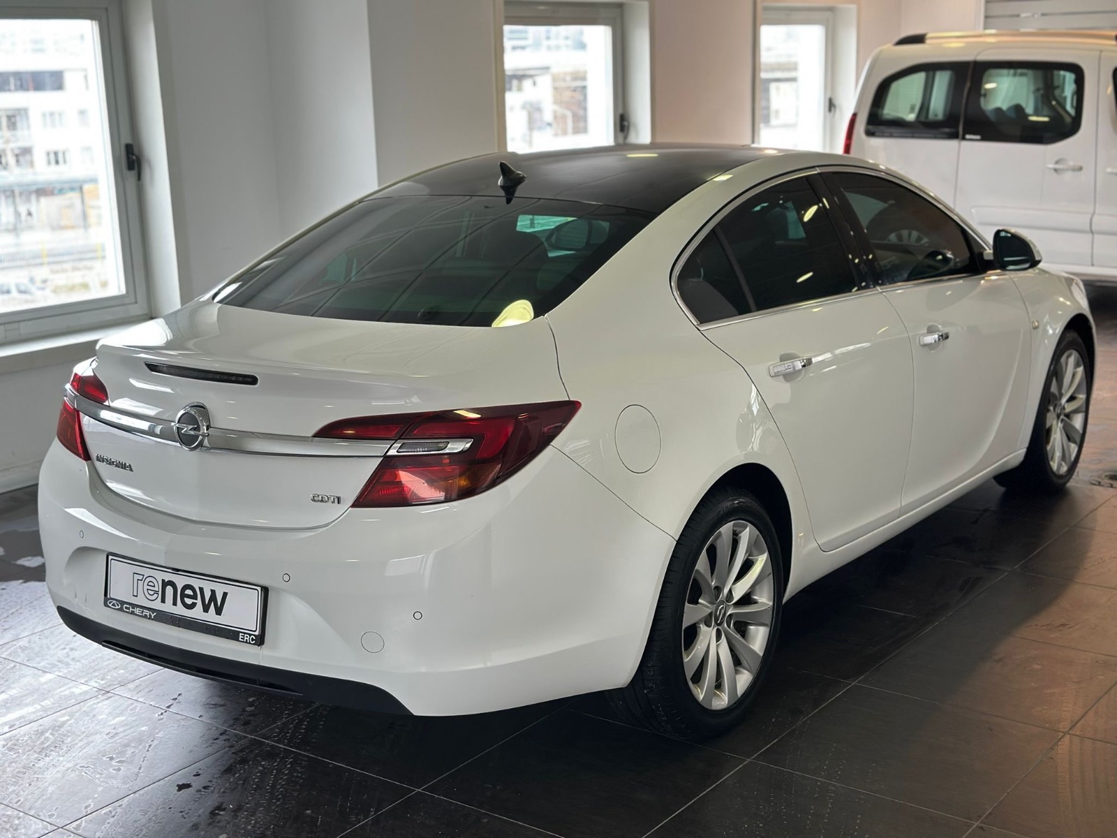 2016 Dizel Otomatik Opel Insignia Beyaz Ermat Motorlu Araçlar ve Tarım Ürünleri Sanayi Ticaret A.Ş.