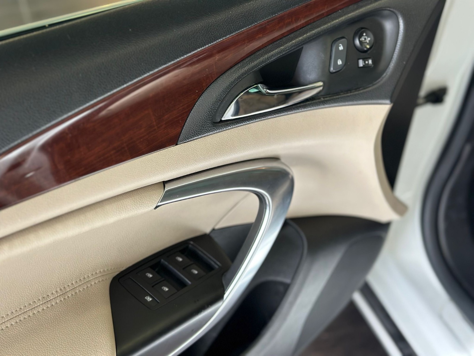 2016 Dizel Otomatik Opel Insignia Beyaz Ermat Motorlu Araçlar ve Tarım Ürünleri Sanayi Ticaret A.Ş.