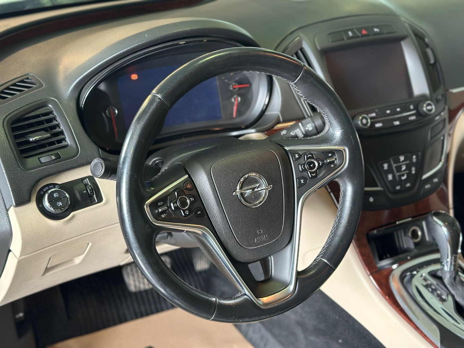 2016 Dizel Otomatik Opel Insignia Beyaz Ermat Motorlu Araçlar ve Tarım Ürünleri Sanayi Ticaret A.Ş.