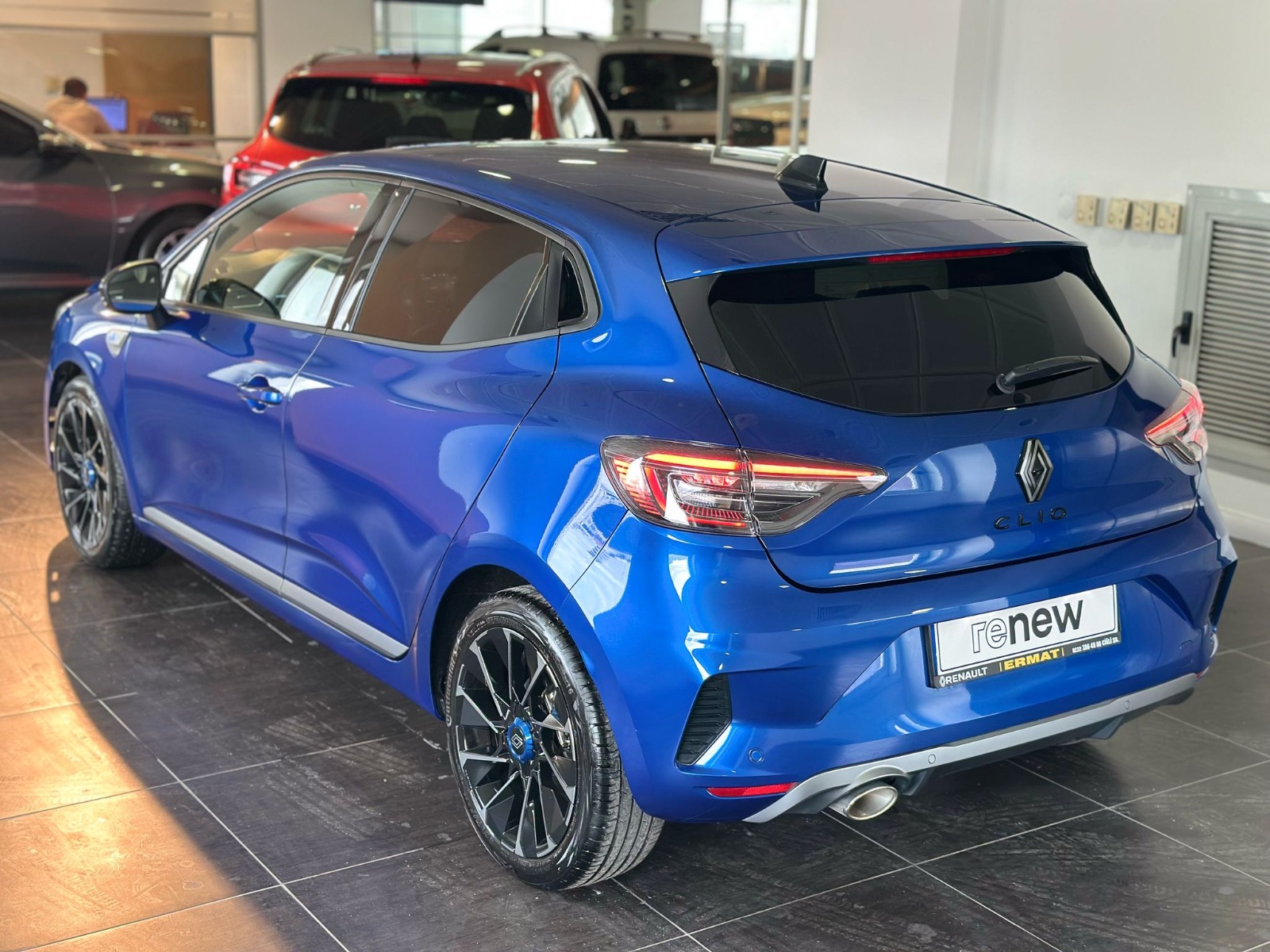 2024 Benzin Otomatik Renault Clio Mavi Ermat Motorlu Araçlar ve Tarım Ürünleri Sanayi Ticaret A.Ş.