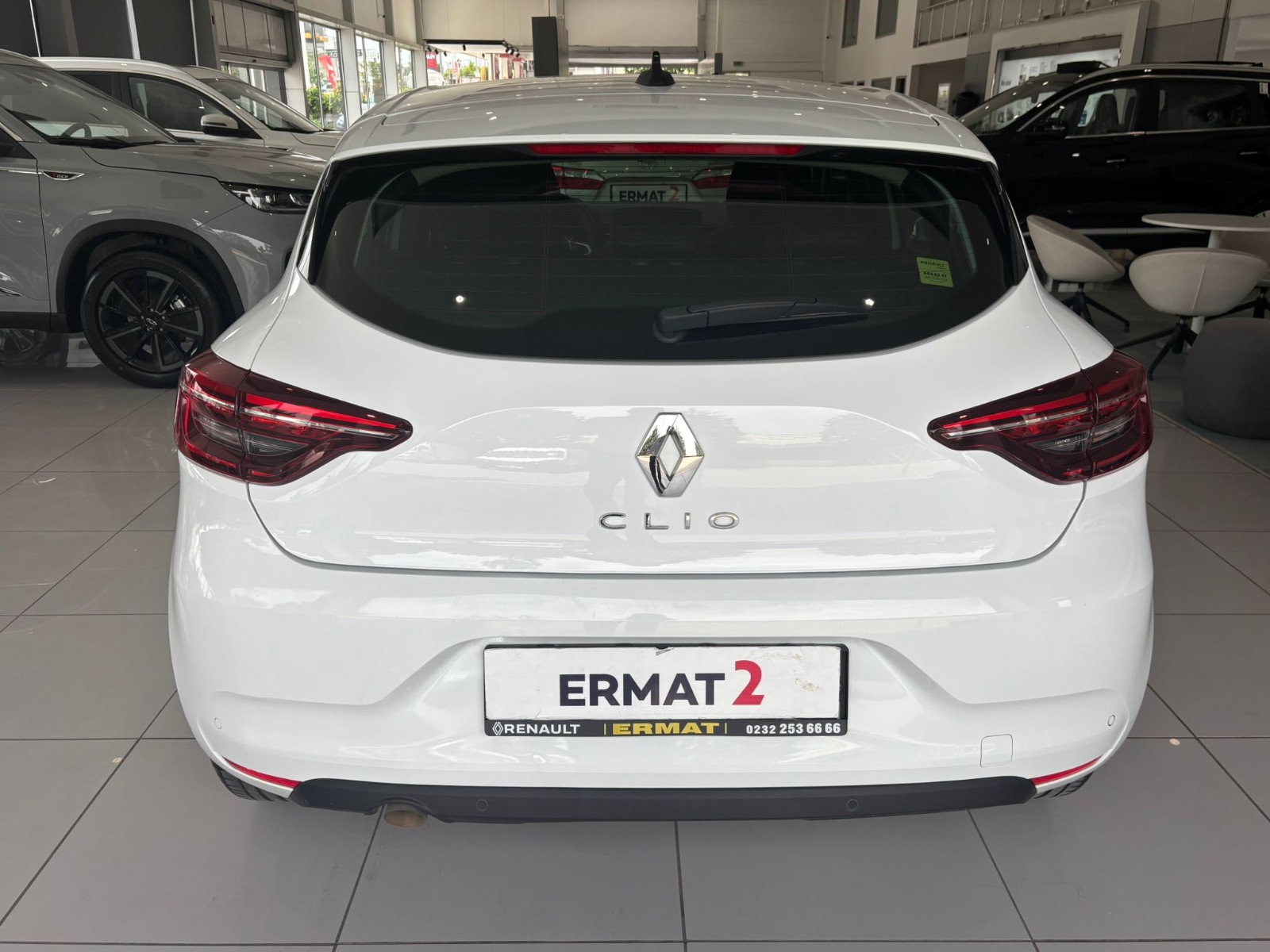 2023 Benzin Manuel Renault Clio Beyaz Ermat Motorlu Araçlar ve Tarım Ürünleri Sanayi Ticaret A.Ş.