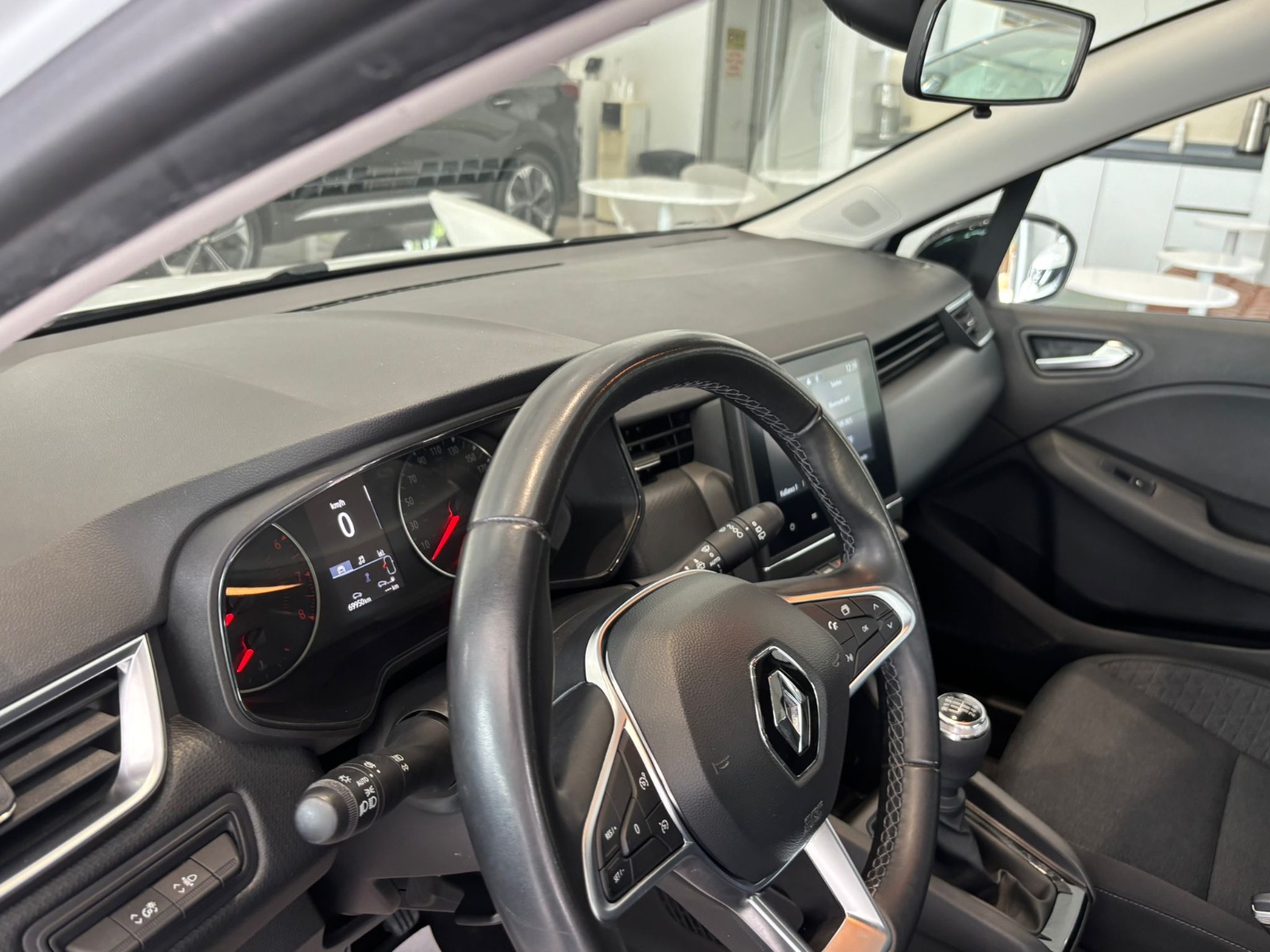 2023 Benzin Manuel Renault Clio Beyaz Ermat Motorlu Araçlar ve Tarım Ürünleri Sanayi Ticaret A.Ş.