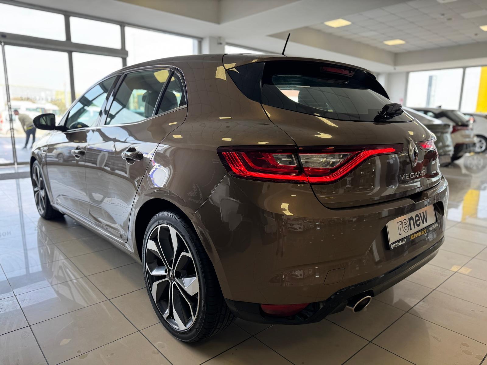 2016 Dizel Otomatik Renault Megane Kahverengi Ermat Motorlu Araçlar ve Tarım Ürünleri Sanayi Ticaret A.Ş.