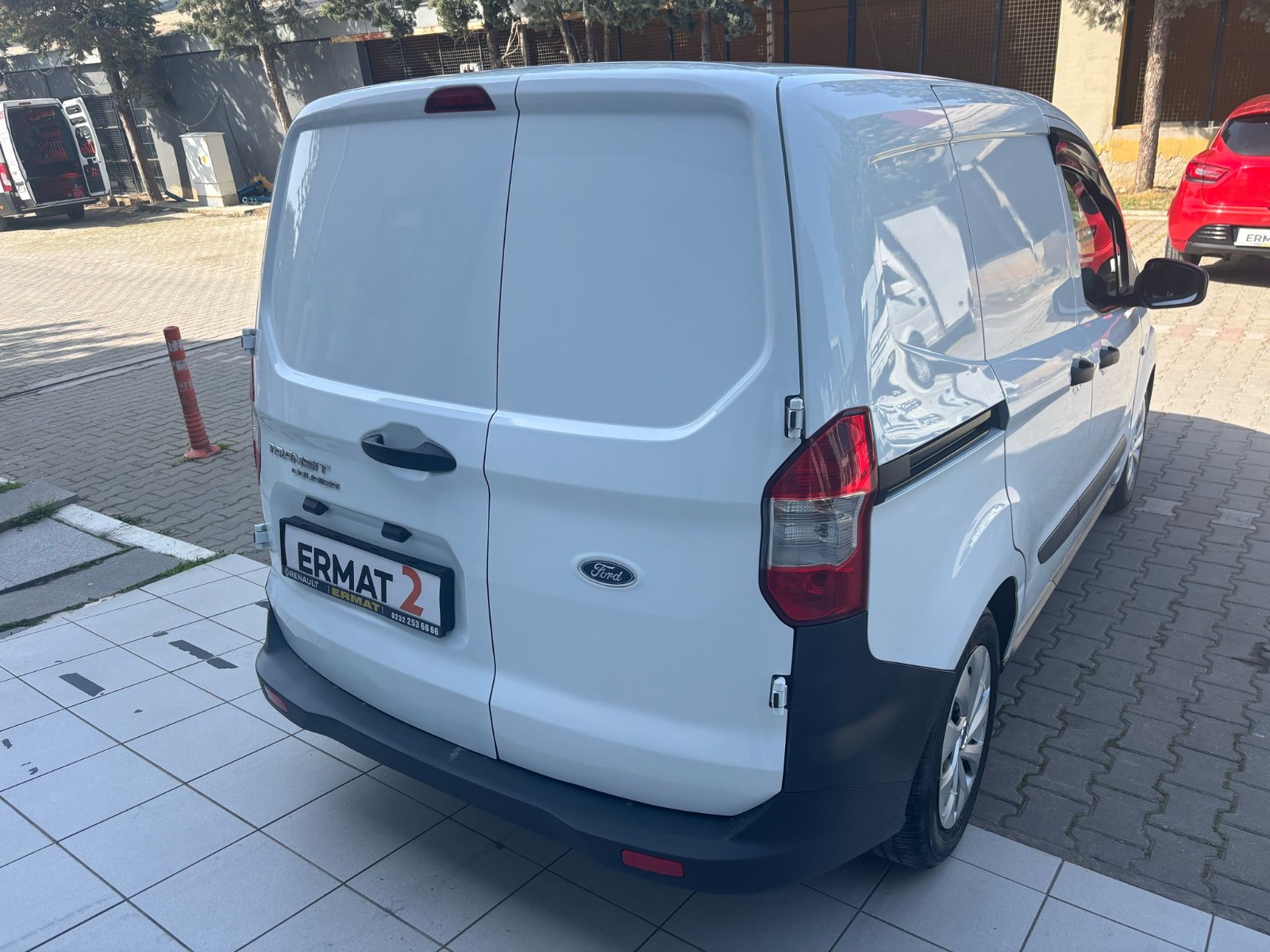 2022 Dizel Manuel Ford Transit Courier Beyaz Ermat Motorlu Araçlar ve Tarım Ürünleri Sanayi Ticaret A.Ş.