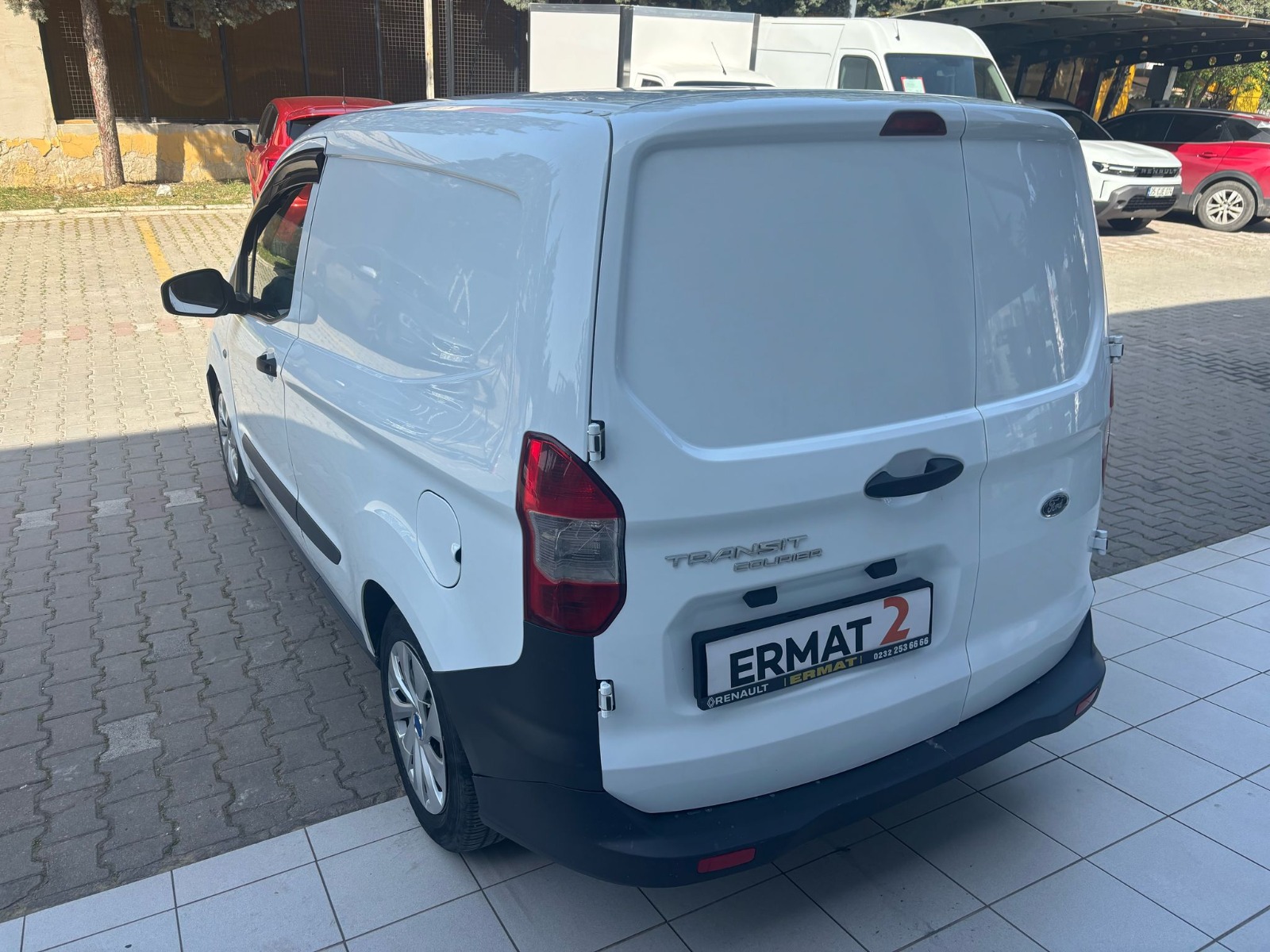 2022 Dizel Manuel Ford Transit Courier Beyaz Ermat Motorlu Araçlar ve Tarım Ürünleri Sanayi Ticaret A.Ş.