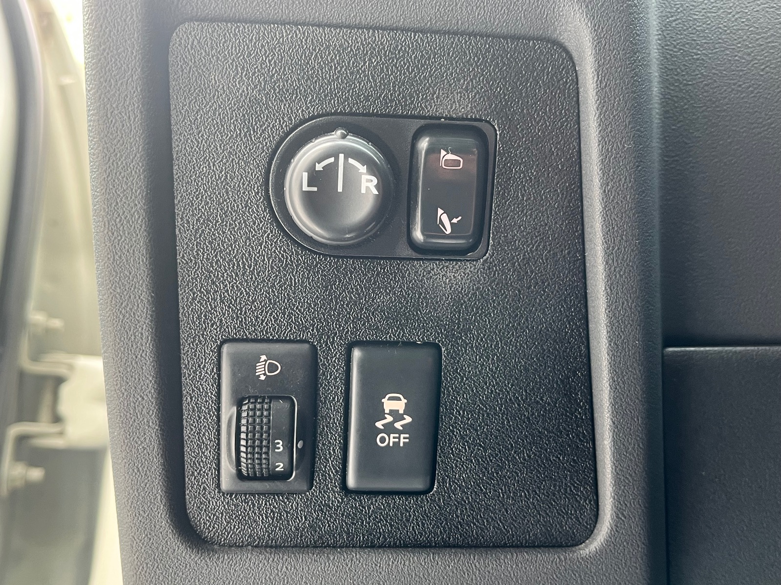 2013 Benzin Otomatik Nissan Qashqai Beyaz Ermat Motorlu Araçlar ve Tarım Ürünleri Sanayi Ticaret A.Ş.