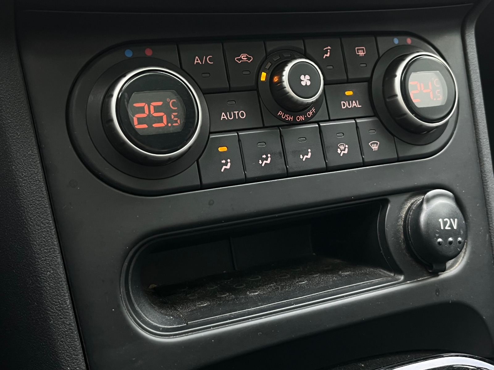 2013 Benzin Otomatik Nissan Qashqai Beyaz Ermat Motorlu Araçlar ve Tarım Ürünleri Sanayi Ticaret A.Ş.