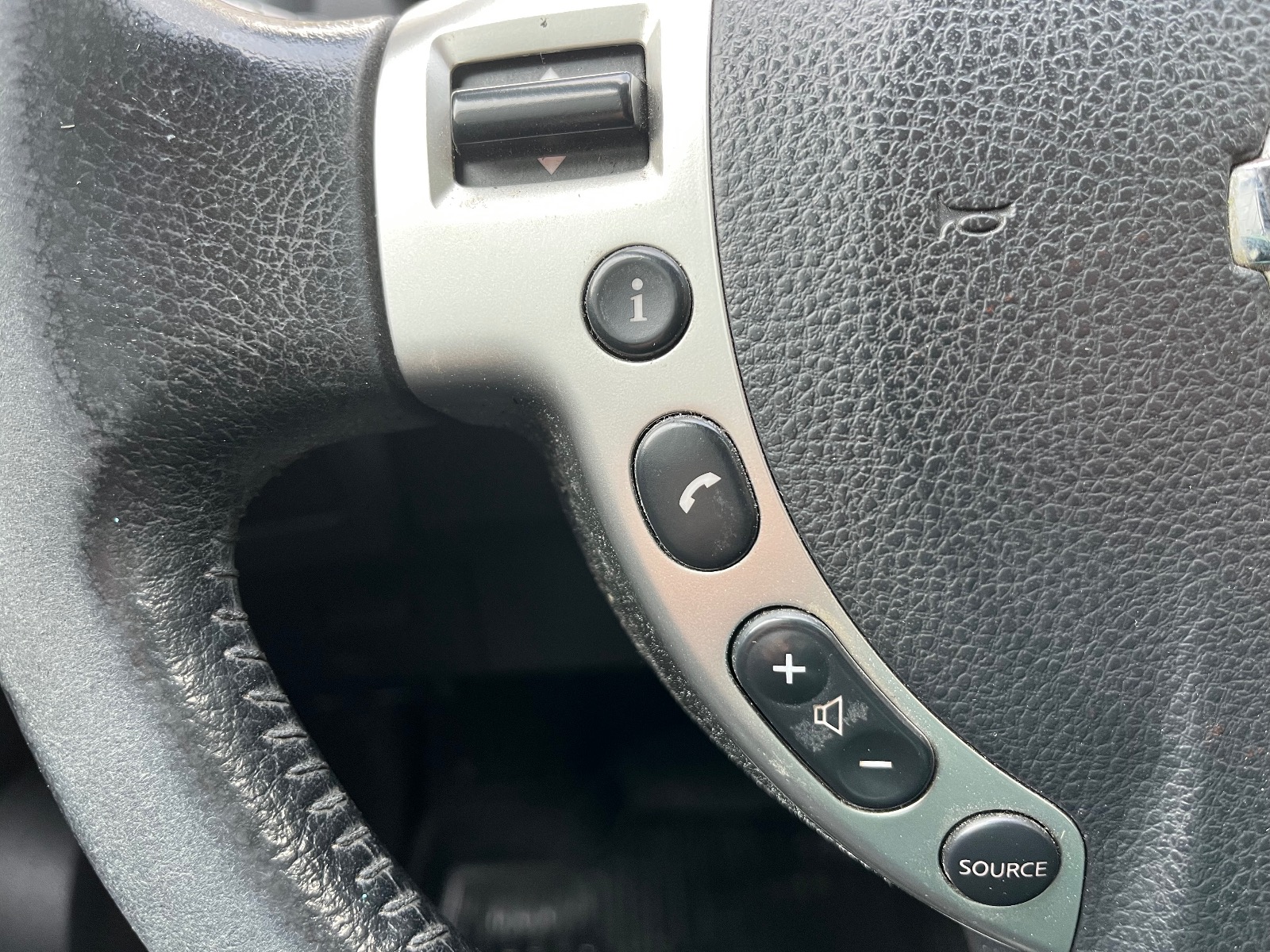 2013 Benzin Otomatik Nissan Qashqai Beyaz Ermat Motorlu Araçlar ve Tarım Ürünleri Sanayi Ticaret A.Ş.