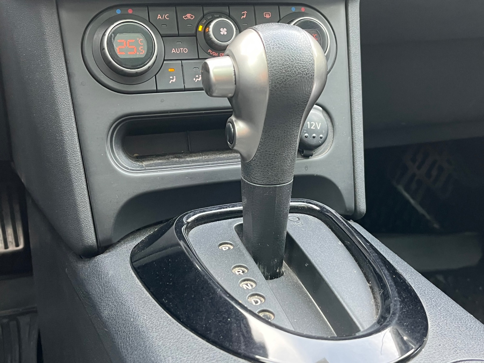 2013 Benzin Otomatik Nissan Qashqai Beyaz Ermat Motorlu Araçlar ve Tarım Ürünleri Sanayi Ticaret A.Ş.