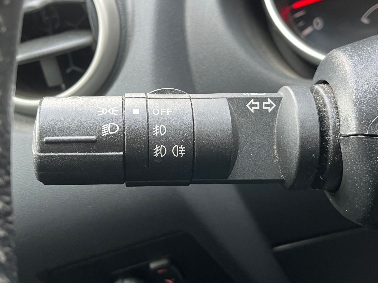 2013 Benzin Otomatik Nissan Qashqai Beyaz Ermat Motorlu Araçlar ve Tarım Ürünleri Sanayi Ticaret A.Ş.