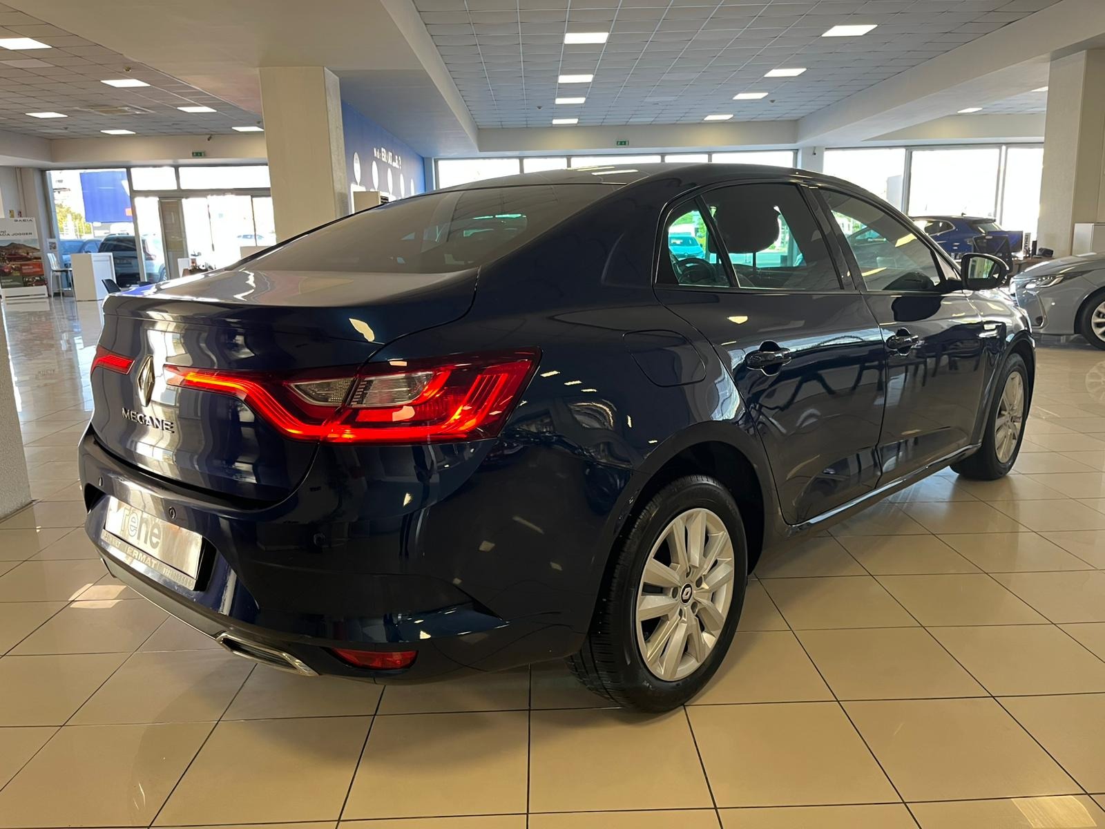 2022 Benzin Otomatik Renault Megane Mavi Ermat Motorlu Araçlar ve Tarım Ürünleri Sanayi Ticaret A.Ş.