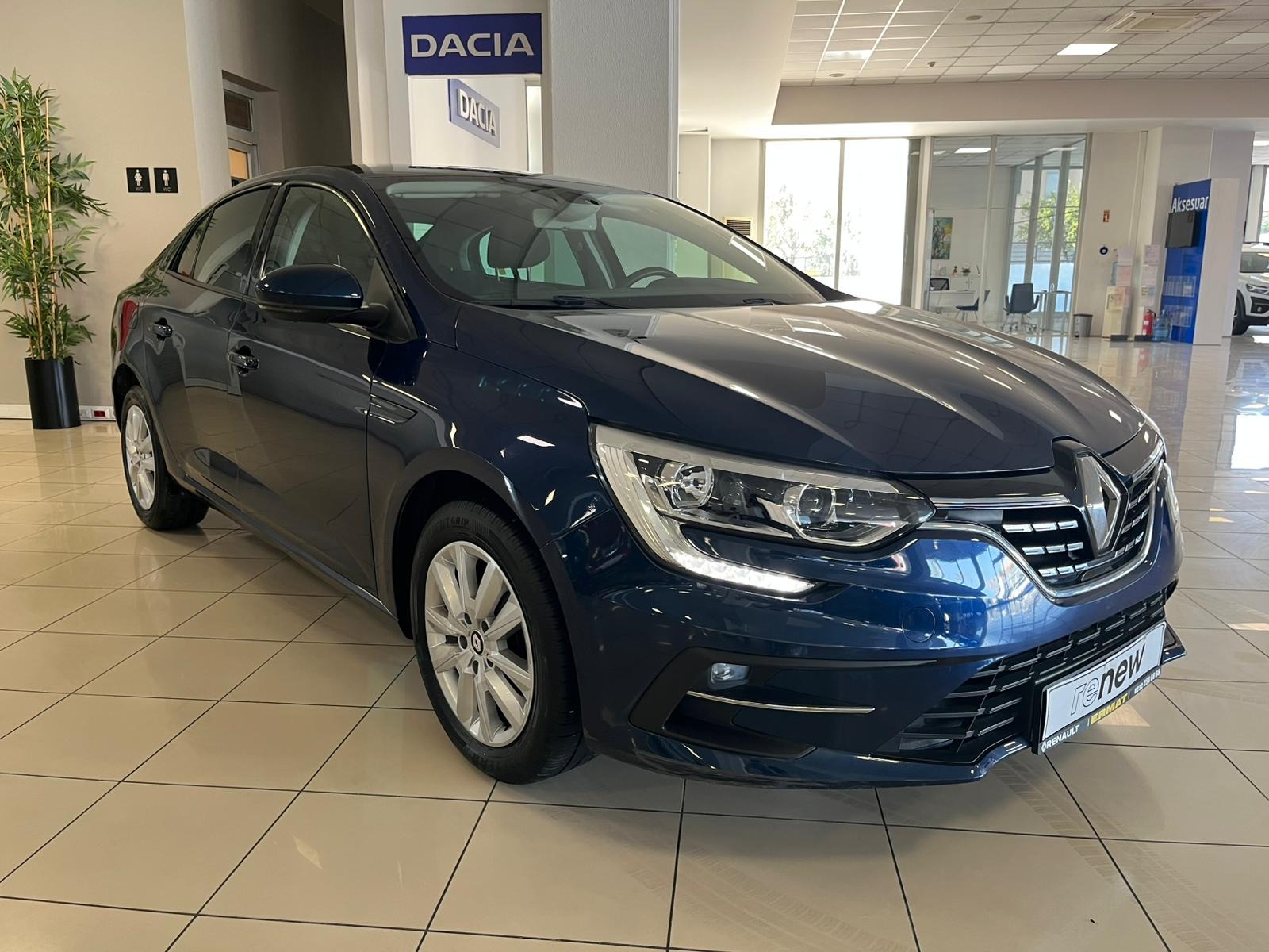 2022 Benzin Otomatik Renault Megane Mavi Ermat Motorlu Araçlar ve Tarım Ürünleri Sanayi Ticaret A.Ş.