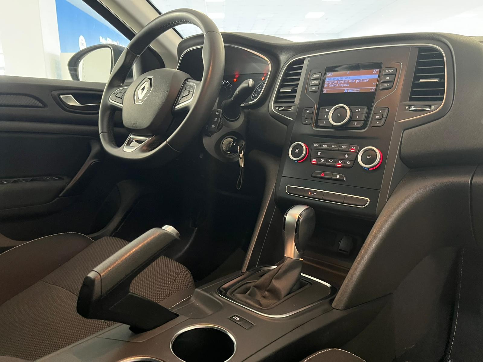 2022 Benzin Otomatik Renault Megane Mavi Ermat Motorlu Araçlar ve Tarım Ürünleri Sanayi Ticaret A.Ş.
