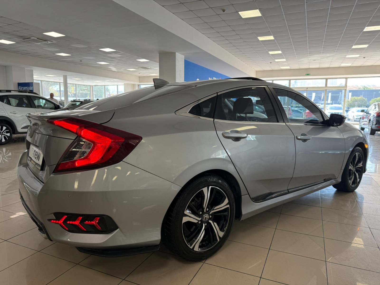 2020 Benzin + LPG Otomatik Honda Civic Gümüş Gri Ermat Motorlu Araçlar ve Tarım Ürünleri Sanayi Ticaret A.Ş.
