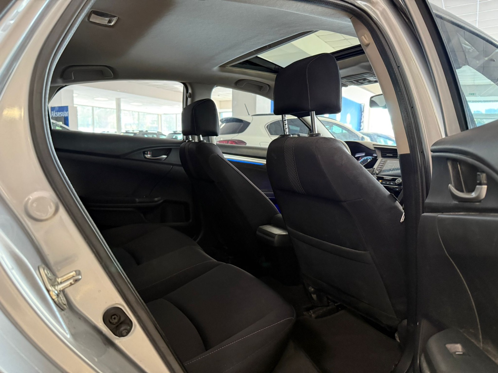 2020 Benzin + LPG Otomatik Honda Civic Gümüş Gri Ermat Motorlu Araçlar ve Tarım Ürünleri Sanayi Ticaret A.Ş.