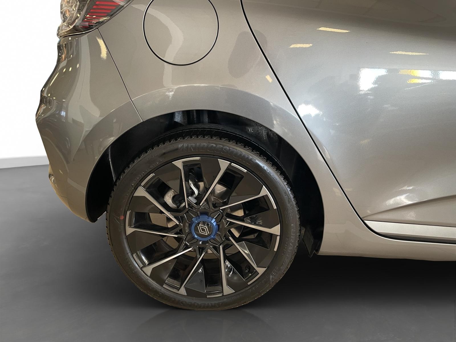 2025 Benzin Otomatik Renault Clio Gri Ermat Motorlu Araçlar ve Tarım Ürünleri Sanayi Ticaret A.Ş.