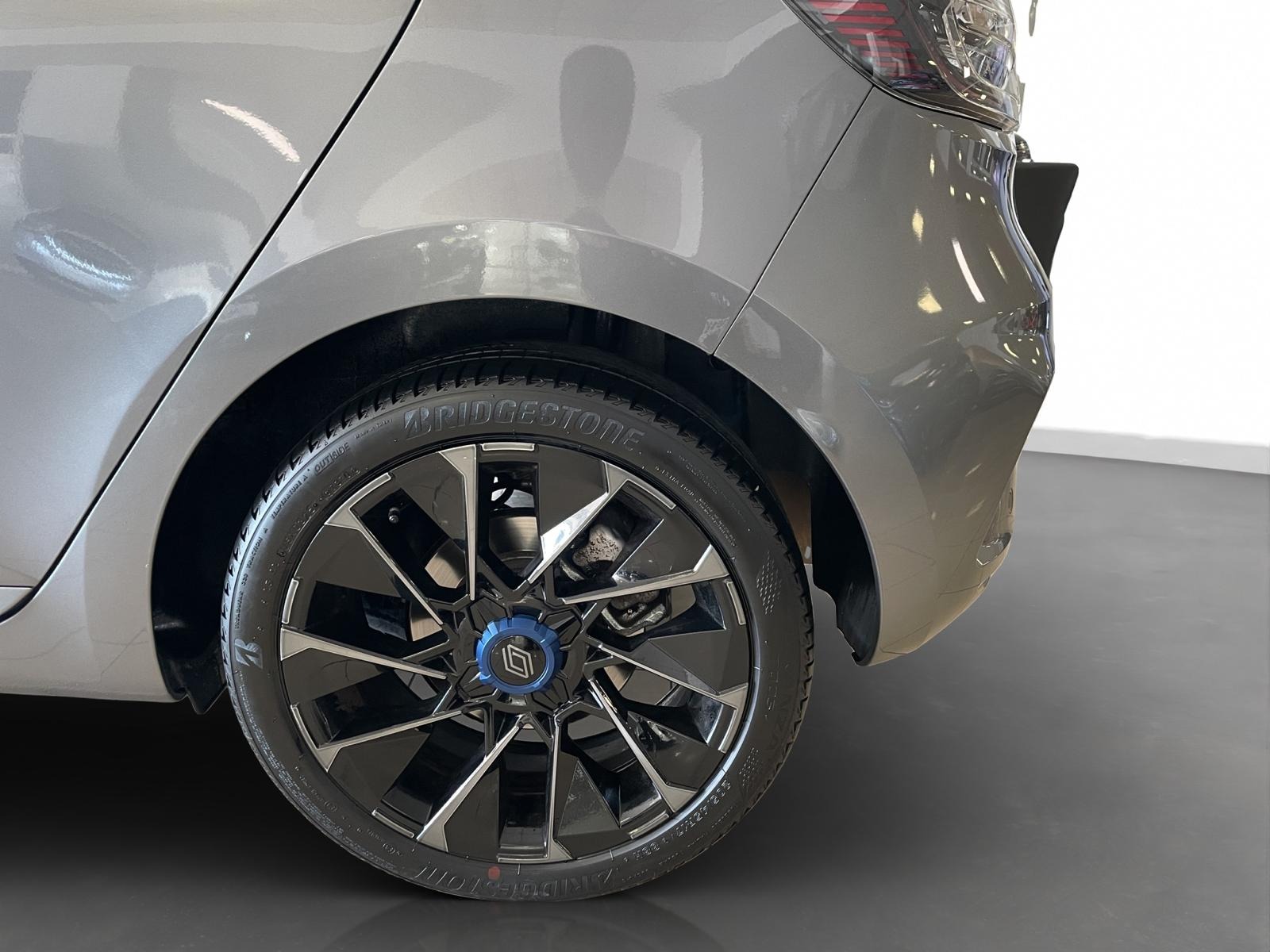 2025 Benzin Otomatik Renault Clio Gri Ermat Motorlu Araçlar ve Tarım Ürünleri Sanayi Ticaret A.Ş.