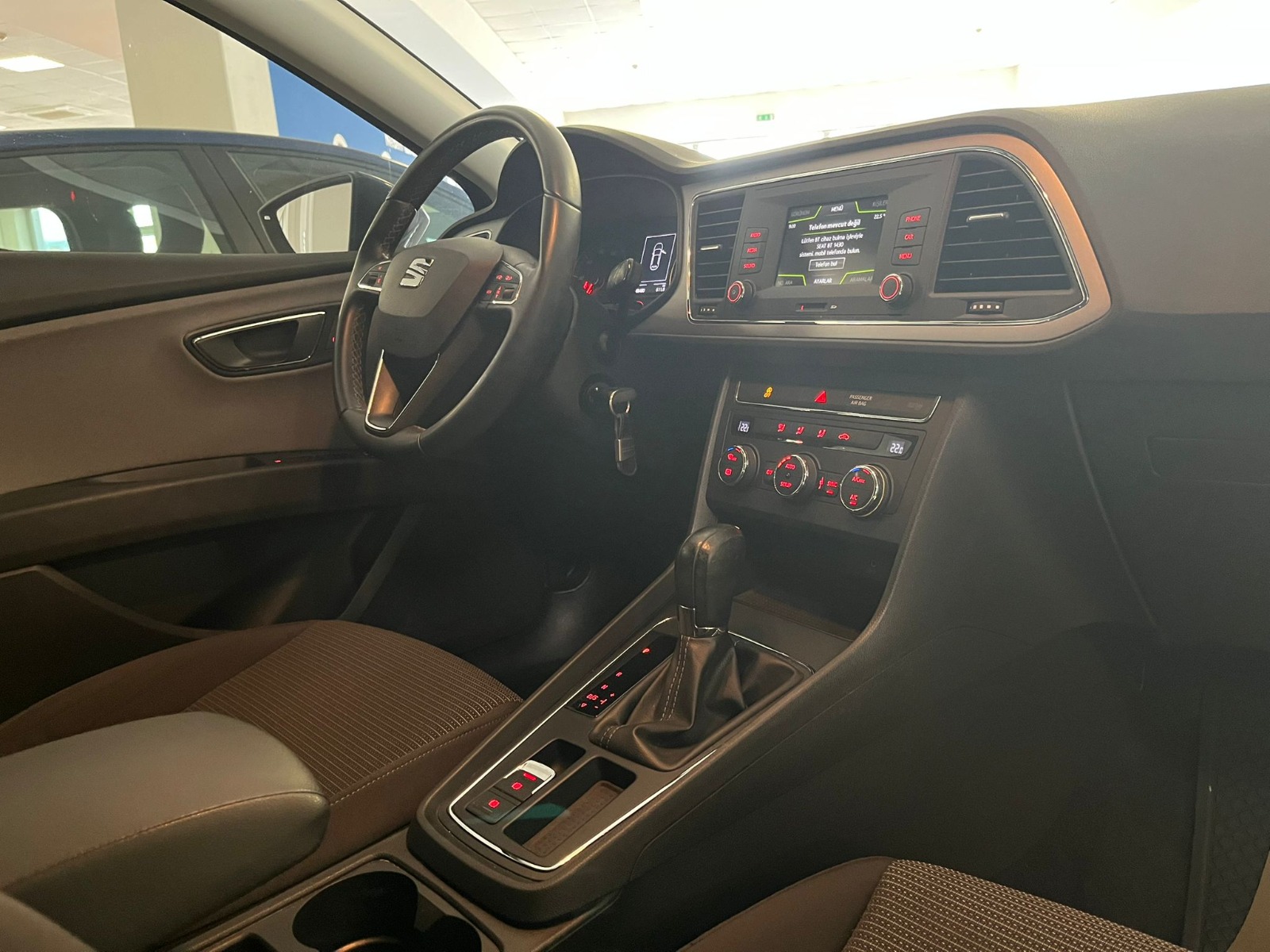 2018 Benzin Otomatik Seat Leon Mor Ermat Motorlu Araçlar ve Tarım Ürünleri Sanayi Ticaret A.Ş.