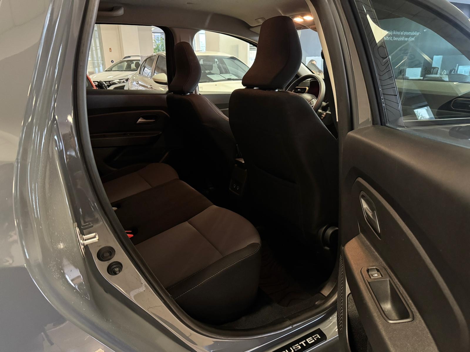 2024 Benzin Otomatik Dacia Duster Gri Ermat Motorlu Araçlar ve Tarım Ürünleri Sanayi Ticaret A.Ş.