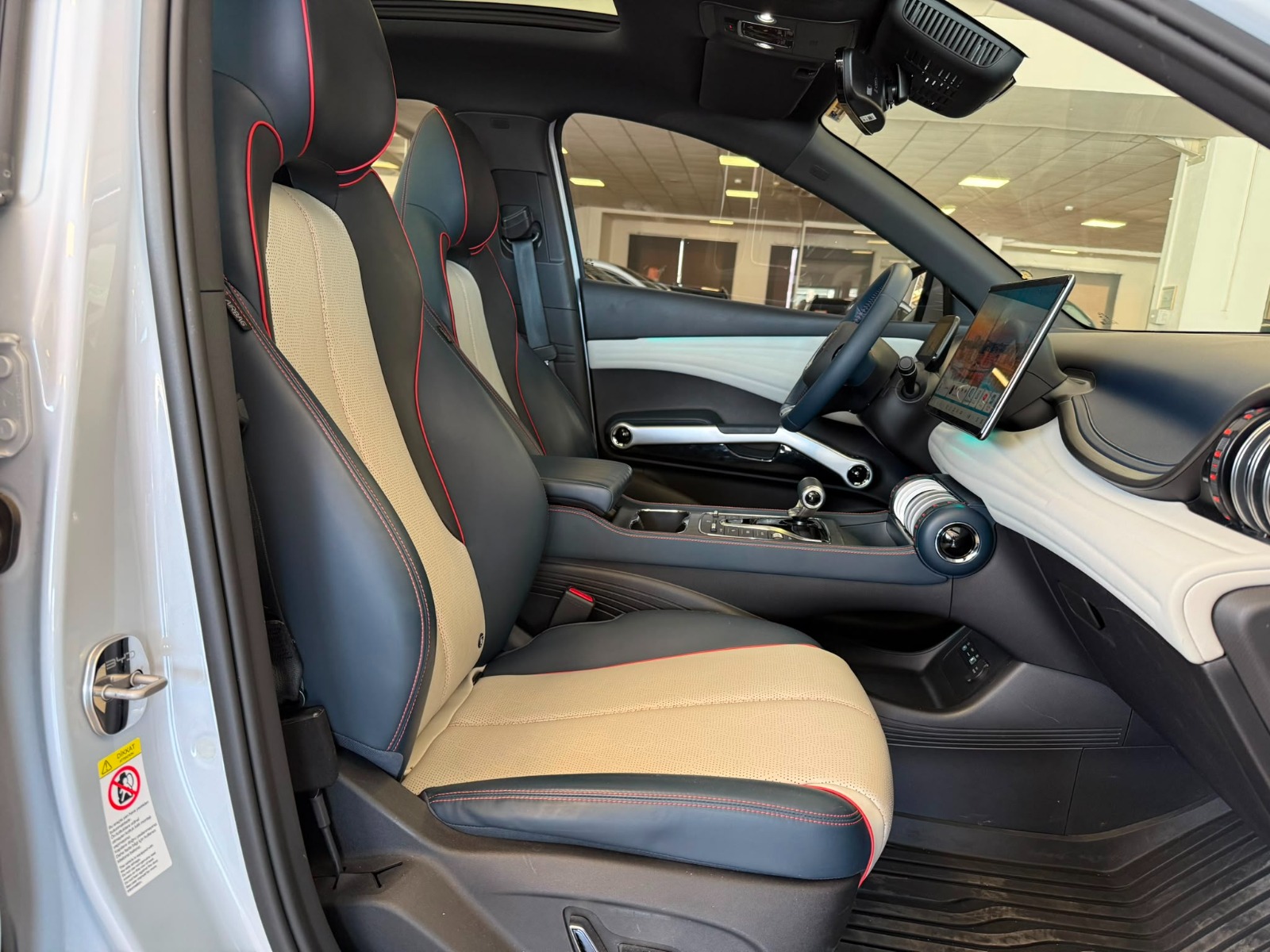 2023 Elektrik Otomatik BYD Atto 3 Beyaz Ermat Motorlu Araçlar ve Tarım Ürünleri Sanayi Ticaret A.Ş.