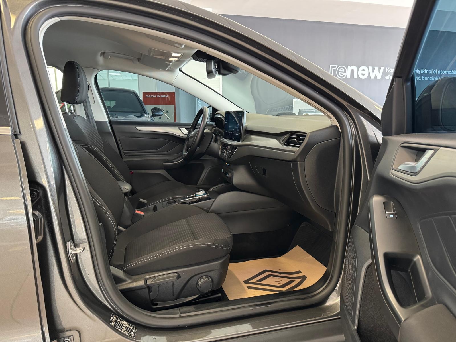 2024 Dizel Otomatik Ford Focus Gri Ermat Motorlu Araçlar ve Tarım Ürünleri Sanayi Ticaret A.Ş.